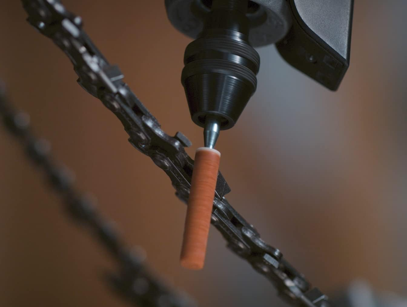 Dremel 454 Chainsaw Sharpening Grinding Stones Multipack, 2 Grinding Stones for Precise, Quick and Easy Sharpening of Chain Saw Blades (4.8 Mm) image number 5