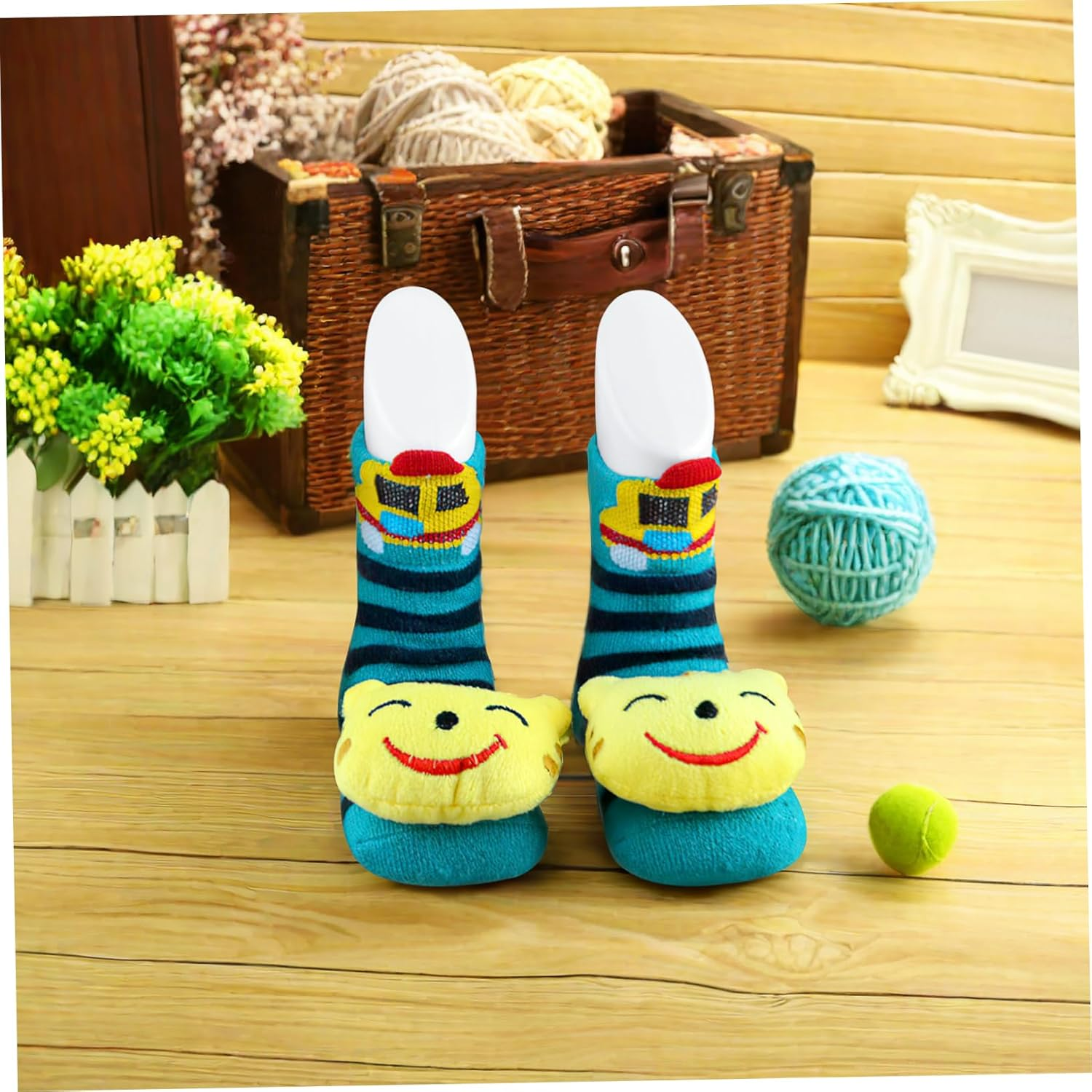 Iplusmile 4Pcs Baby Foot Mannequin Displaying Foot Models Plastic Toddler Shoe Mannequin Store Accessory for Retail Shoe Display White and Skin Tone 11.5Cm 14Cm image number 6