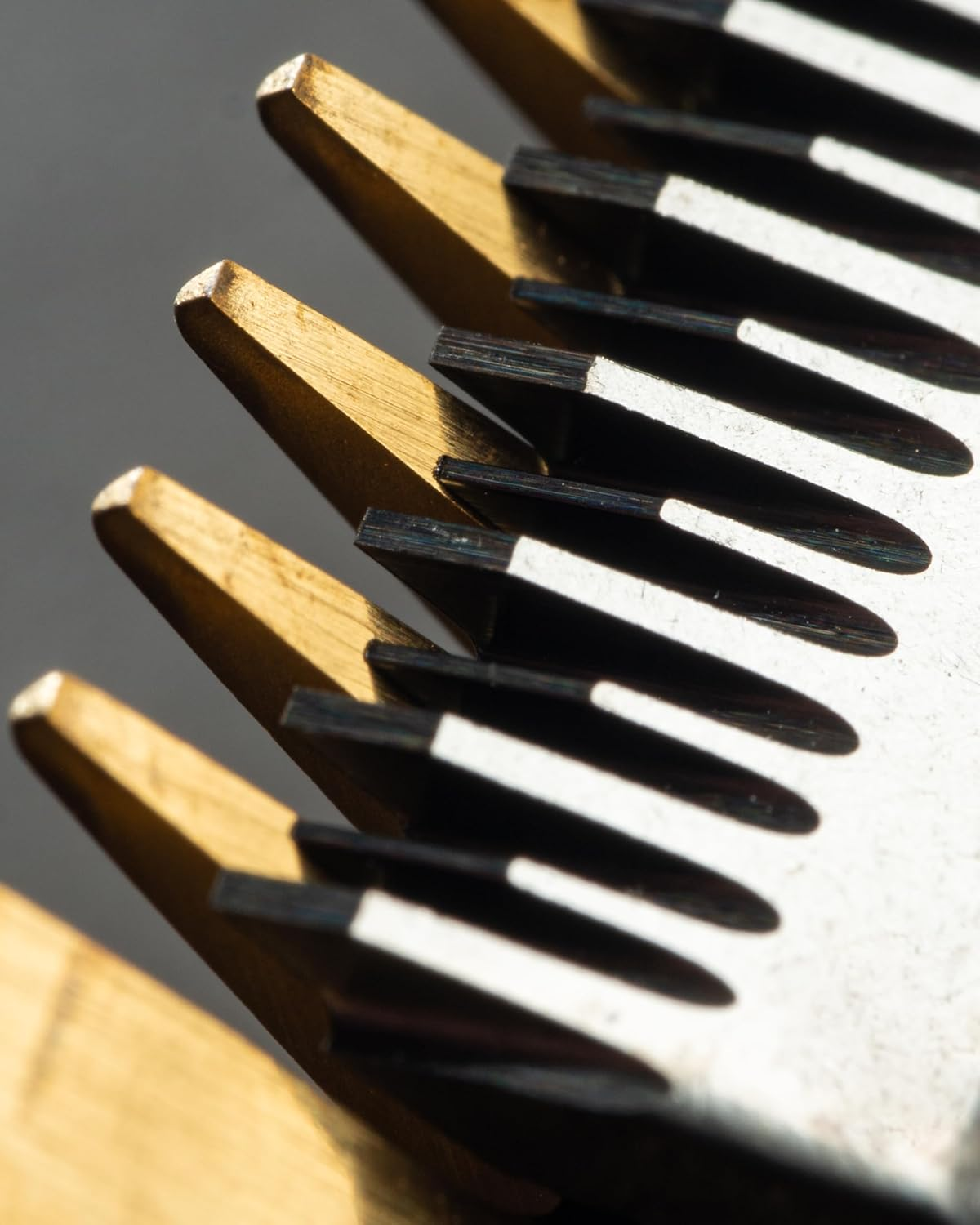 Wahl 5 Star Professional Cord/Cordless Magic Clip Clipper - Gold Limited Edition 08148-712