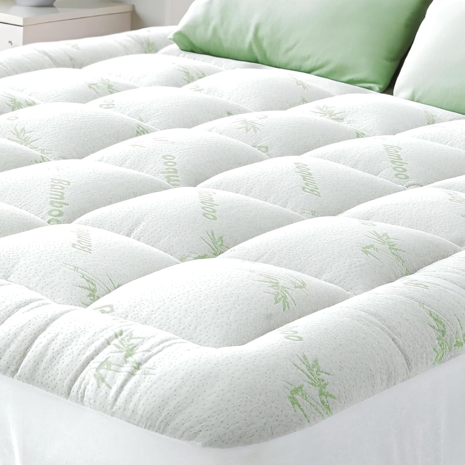 Cooling Bamboo Fibers Mattress Topper for Back Pain, Thick Mattress Pad Cover Plush Soft Pillowtop with Elastic Deep Pocket for Deep Sleep(Green,King Single)