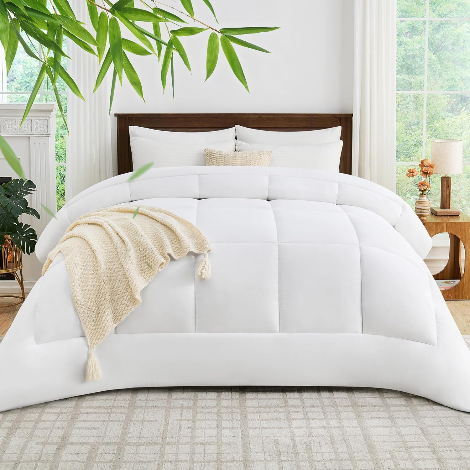 LINENOVA Bamboo Quilt Queen Size - 500GSM Extra Cosy All Season Doona, Breathable and Soft Duvet, Hypoallergenic and Anti-Bacterial, Ideal for Cooler Nights, Machine Washable (210X210Cm) image number 2