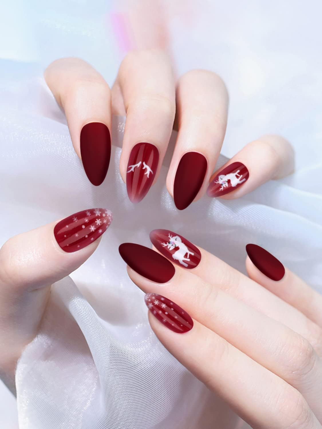 EBANKU 96 Pcs Christmas Fake Nails, Artificial Christmas Press on Nails Reindeer Snowflakes Christmas Trees Full Cover Nail Tips for Women Girls-B - B image number 5