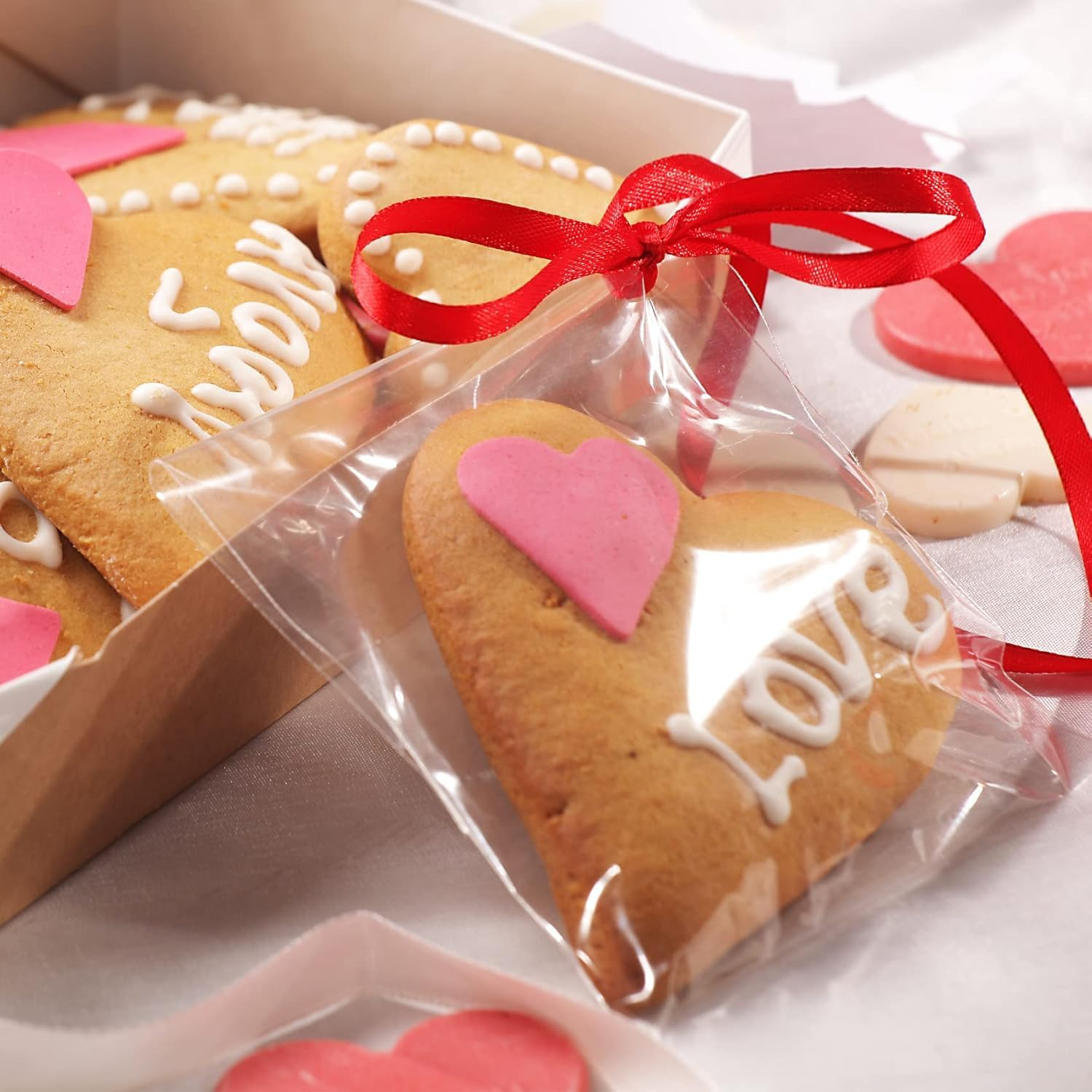 200 Pcs Clear Self Sealing Cellophane Bags,10X10 Centimetres Cookie Bags Resealable Cellophane Bag for Packaging Cookies, Candy and Products (Clear, 10X10Cm) image number 4