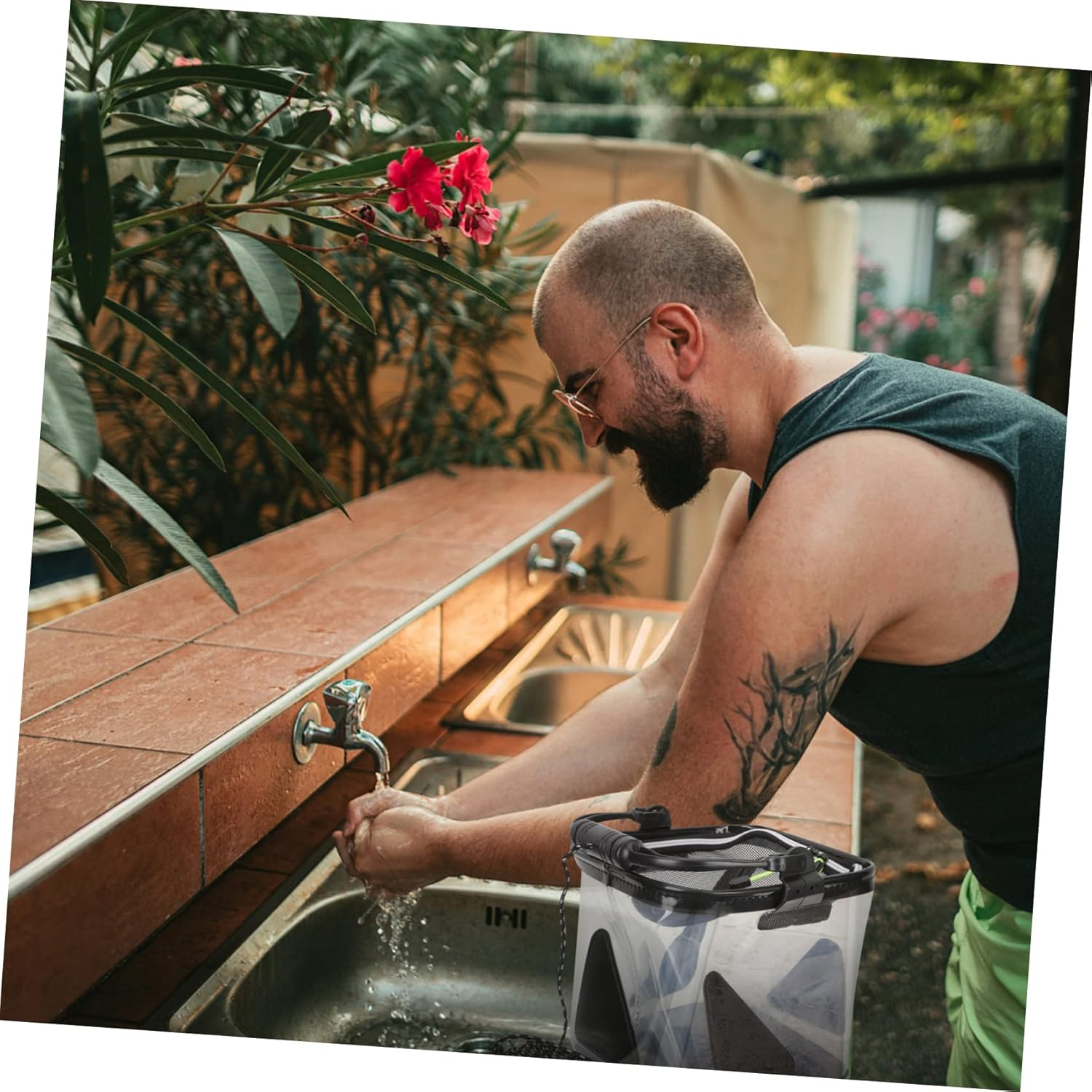 Sosoport Travel Folding Water Bucket Compact Storage Camping Pail Sturdy Handle for Hiking and Fishing