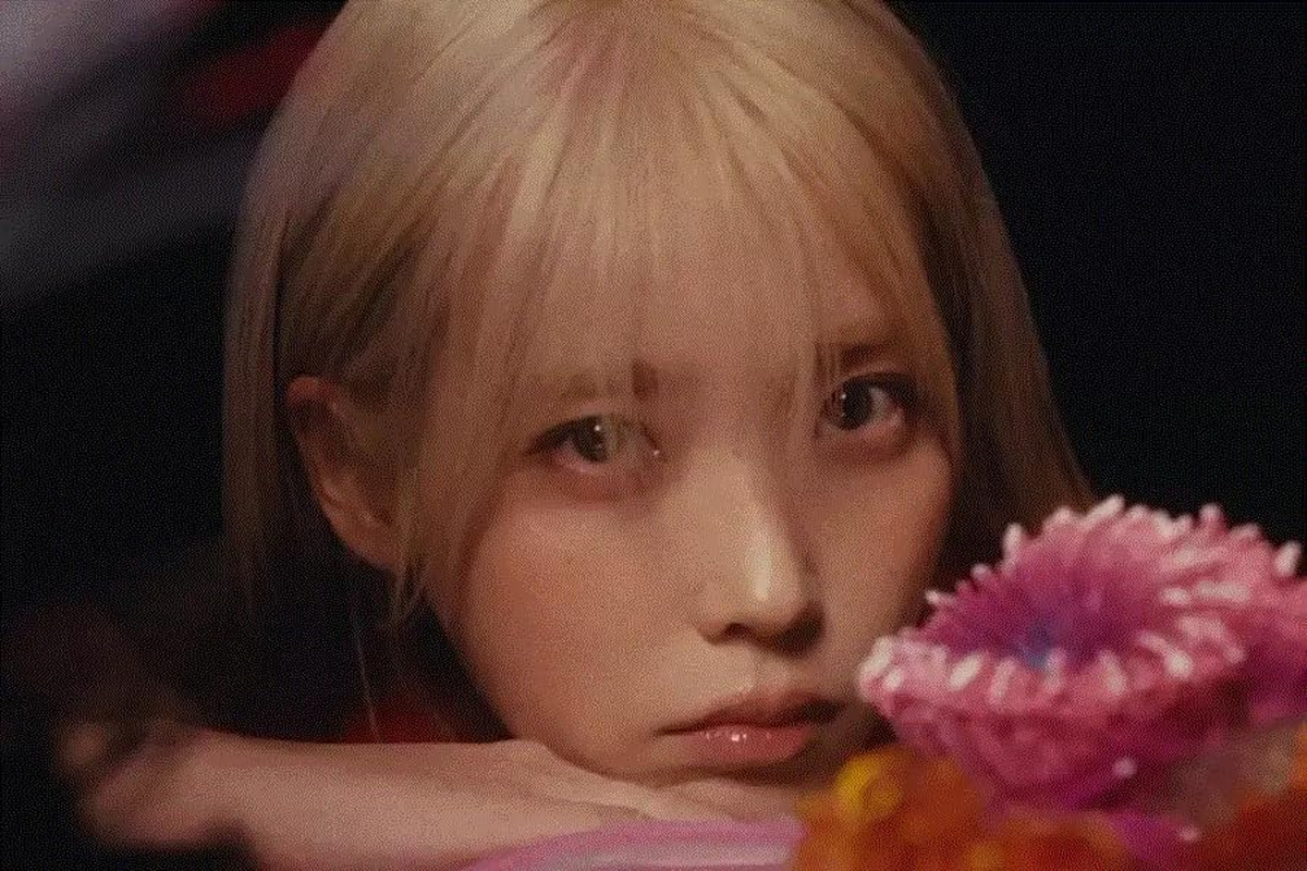 IU the Winning 6Th Mini Album Cd+Photobook+Accordion Photocard+Mugshot Photocard+Crossword Puzzle Postcard+Logo Sticker+Hidden Message Card+Photocard+Tracking Sealed (Set(I Win+U Win)) image number 6