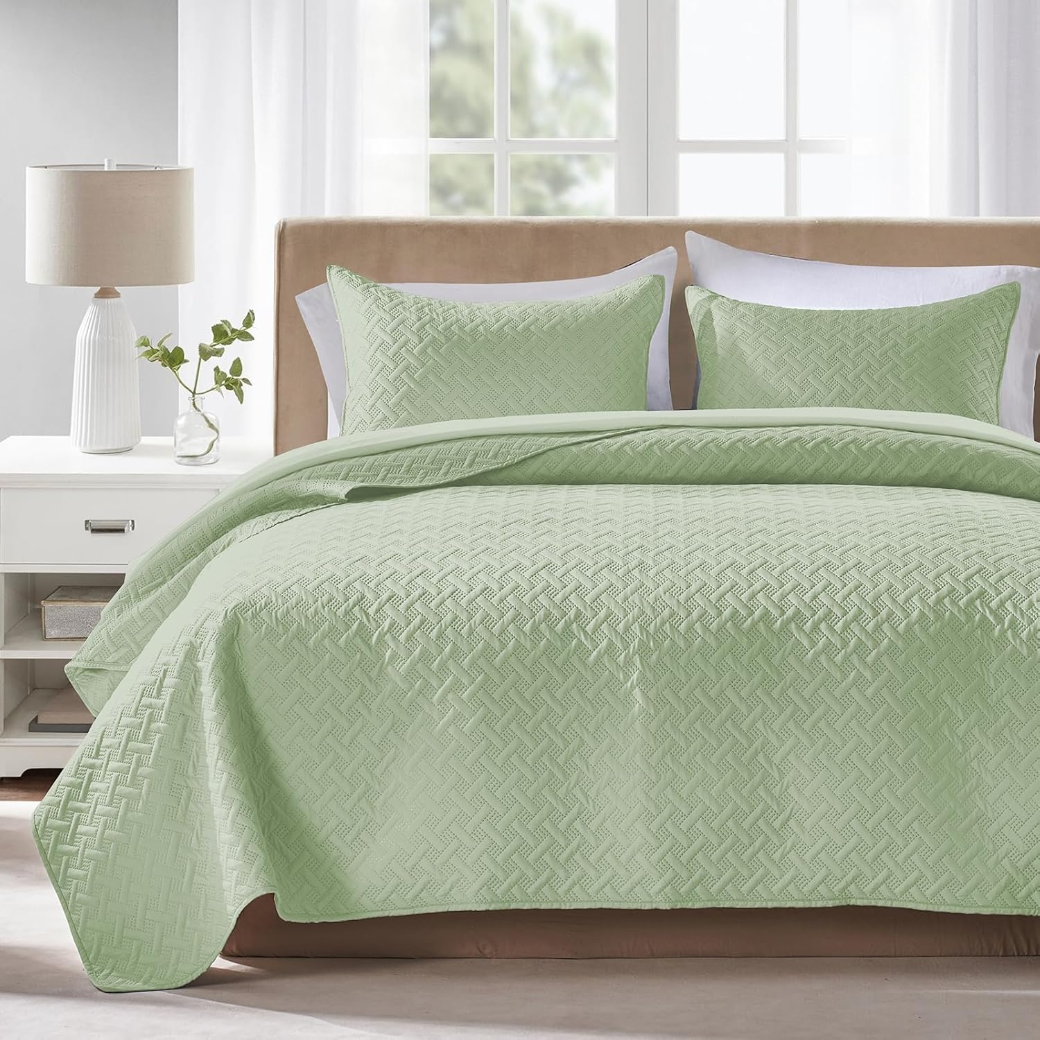 FLYMME Quilts Queen Size, Lightweight Sage Green Bedspreads, Basket Weave Pattern,Ultra Soft Microfiber Bed Coverlet 3 Pieces for All-Seasons (1 Quilt, 2 Shams) image number 3