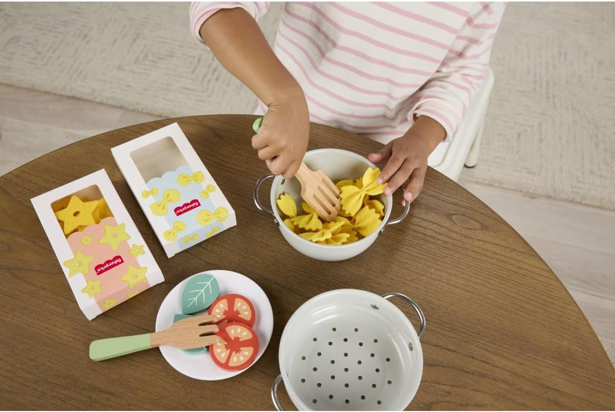 Fisher-Price Wood Pretend Cooking Set, Pots & Pasta Chef, 31 Pieces Play Food & Wooden Utensils for Preschool Kids Ages 3+ Years
