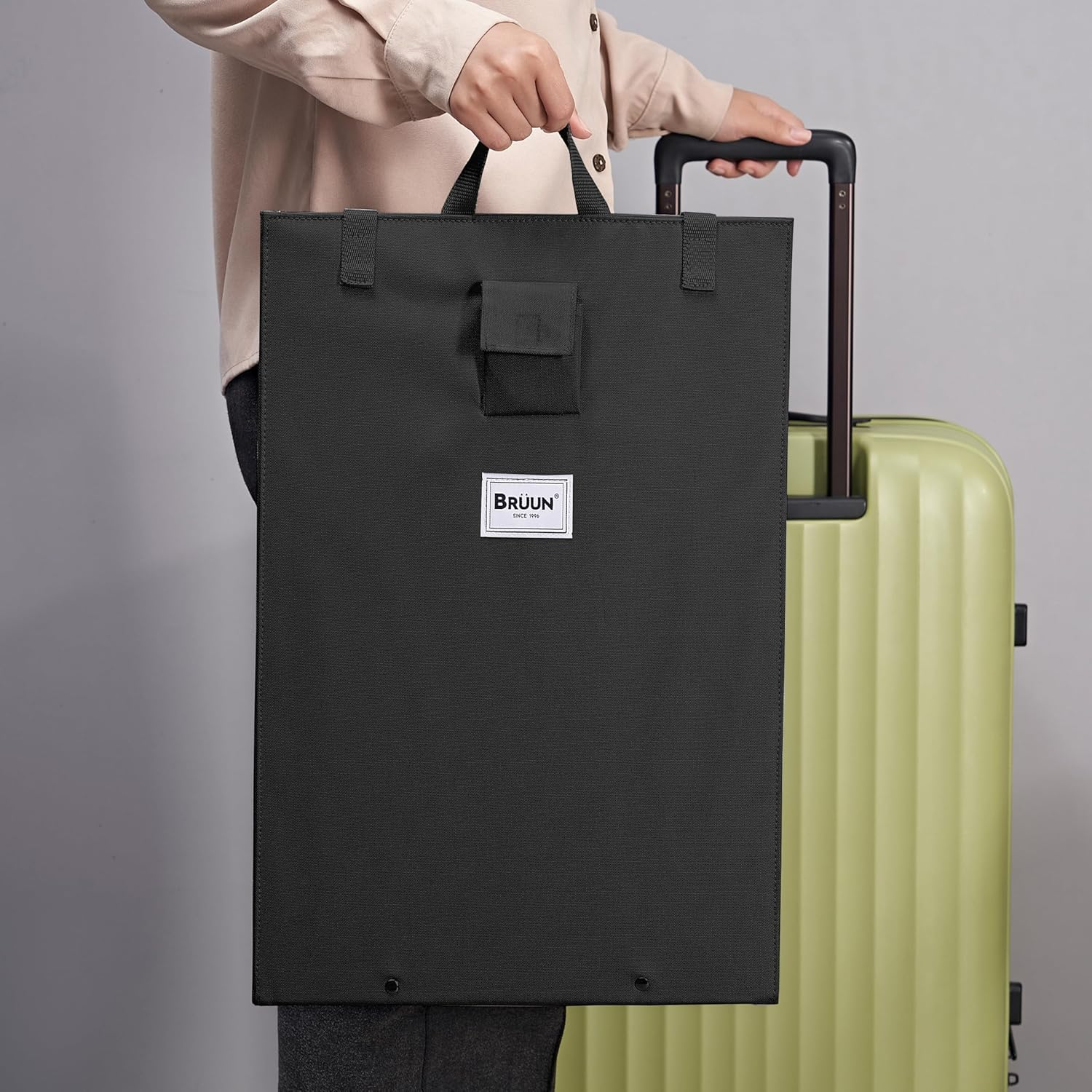 BRUUN Foldable Mirror with Dimmable LED Light for Luminous View &ndash; a (13.6 X 43.5 Inches) Black Hangable Backstage Mirror with Touch Control Power Button for Dancers and Artists at Home, Spa or Event image number 4