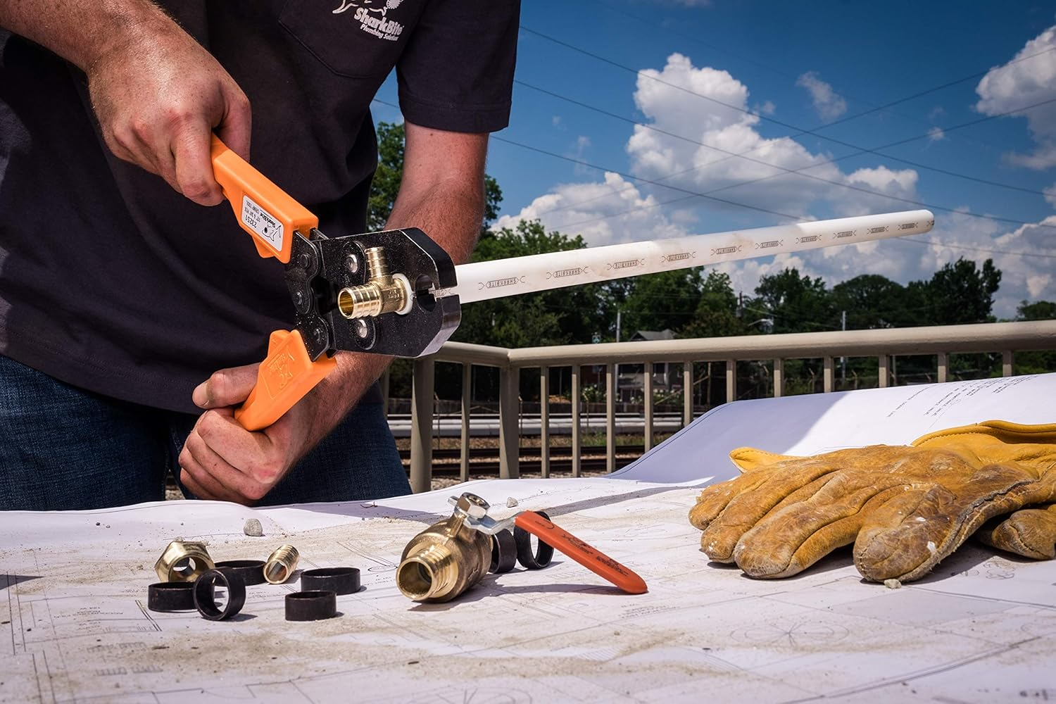 Sharkbite 1/2 PEX Pipe X 1/2 Inch FNPT Crimp 90 Degree Drop Ear Elbow, Brass Plumbing Fitting, PEX Pipe, PE-RT, UC334LFA image number 6