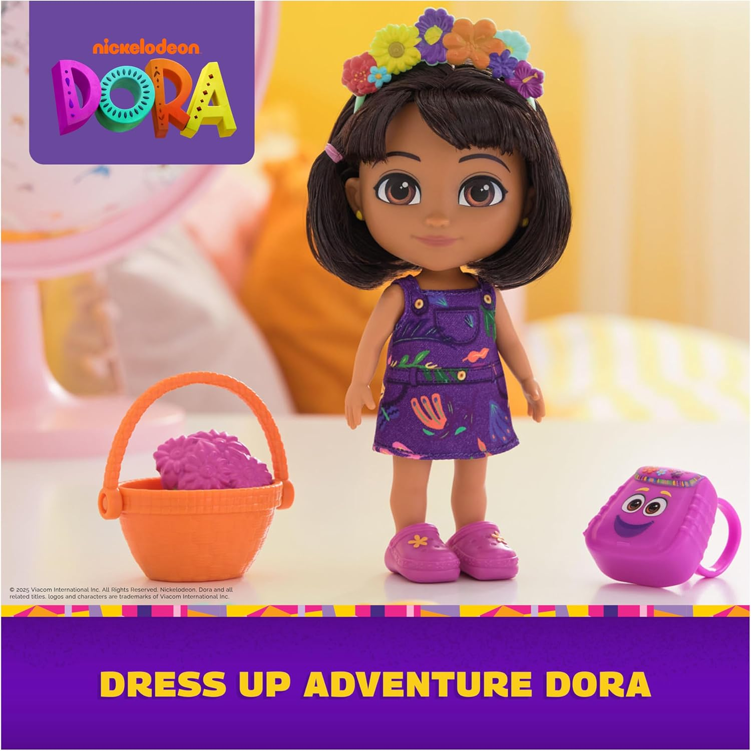 Dora, Explore-In-Style Dora, 6-Inch Doll with Removable Clothes & Accessories, Kids Toys for Girls & Boys Ages 3 and Up image number 3