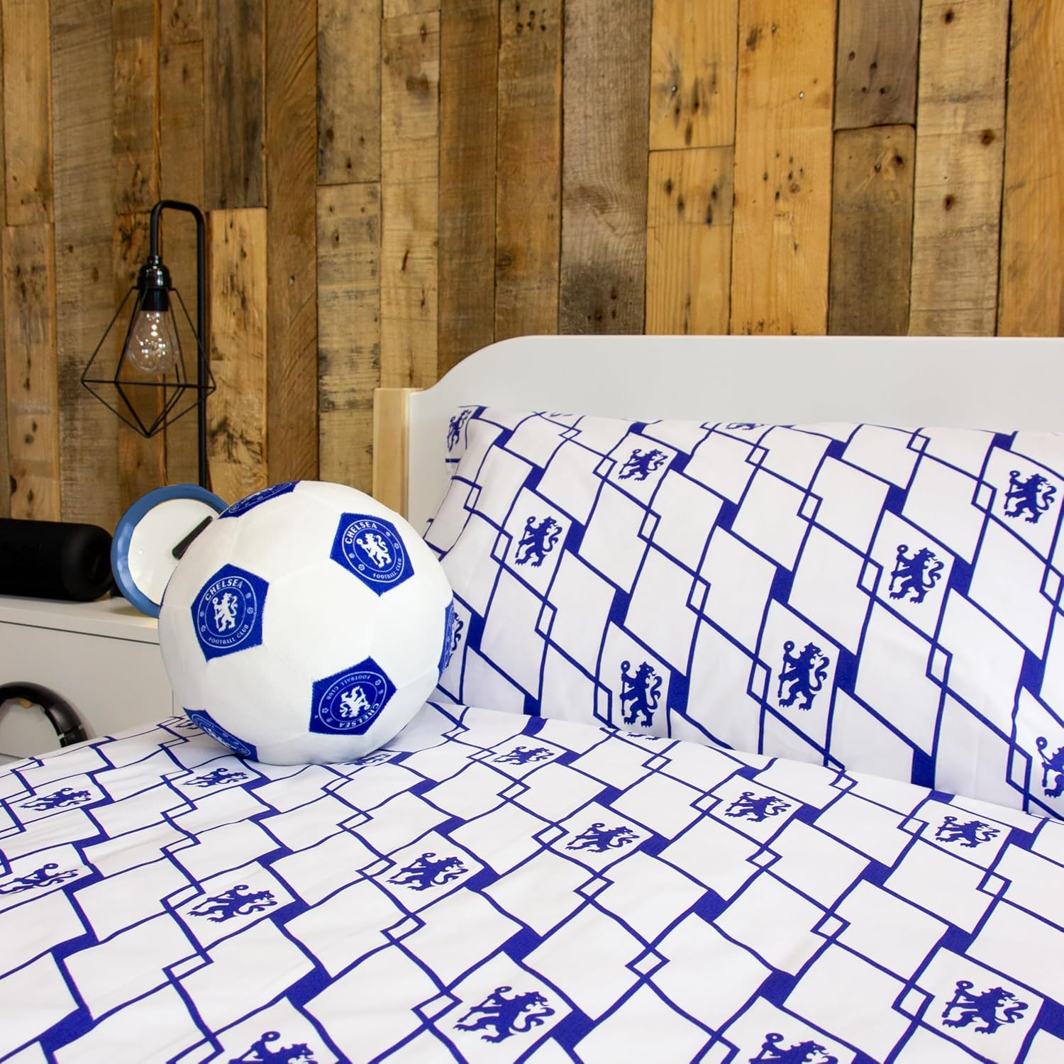Character World Chelsea FC Official Single Duvet Cover Set, Geometric Design | Blue Reversible 2 Sided Football Bedding Cover Official Merchandise Including Matching Pillow Case | Polycotton image number 5