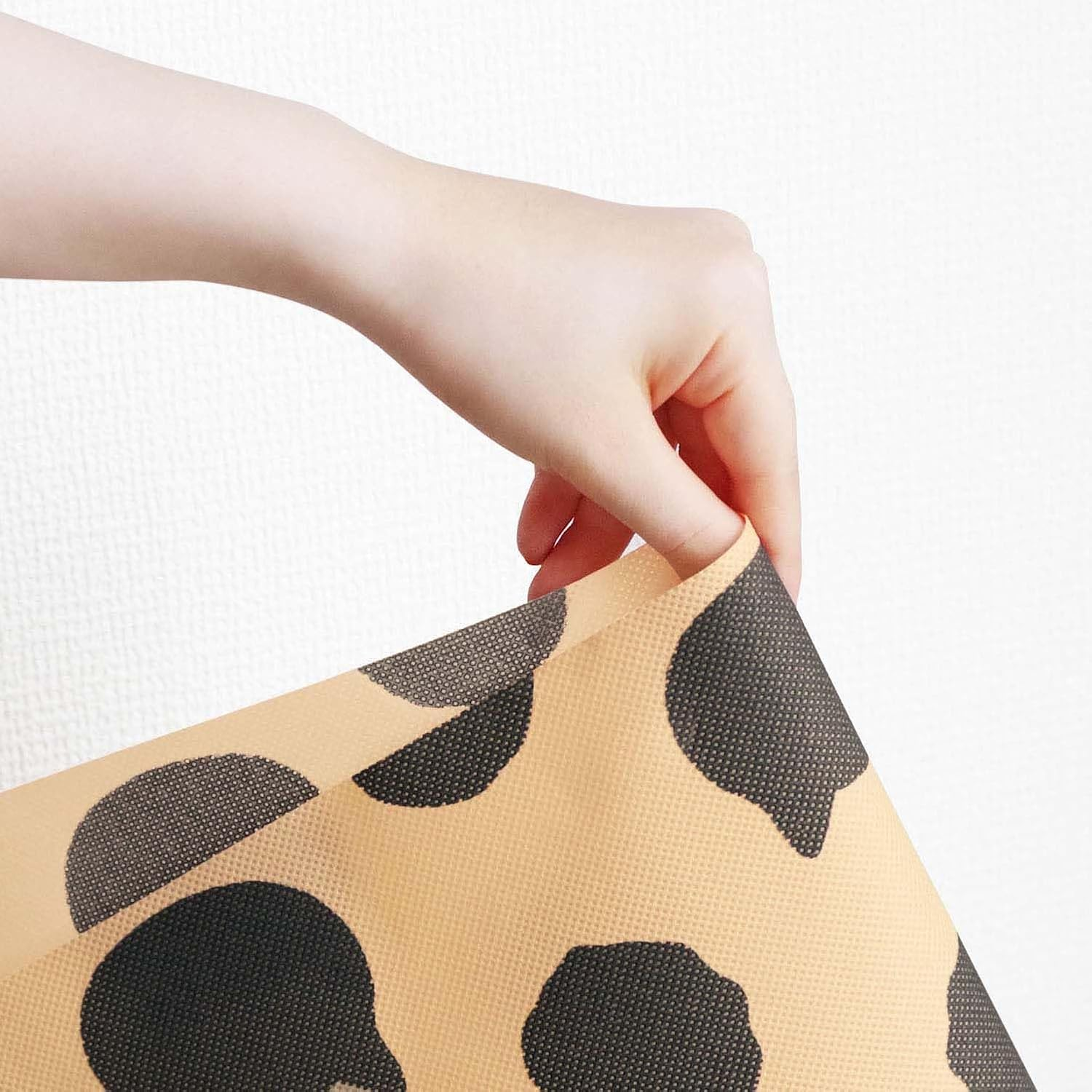 Okato Disposable Toilet Mat, Pack of 15, Cat Beige, Non-Slip Treatment, Can Be Cut to Any Shape, Width 23.6 X Depth 21.7 Inches (60 X 55 Cm) image number 3