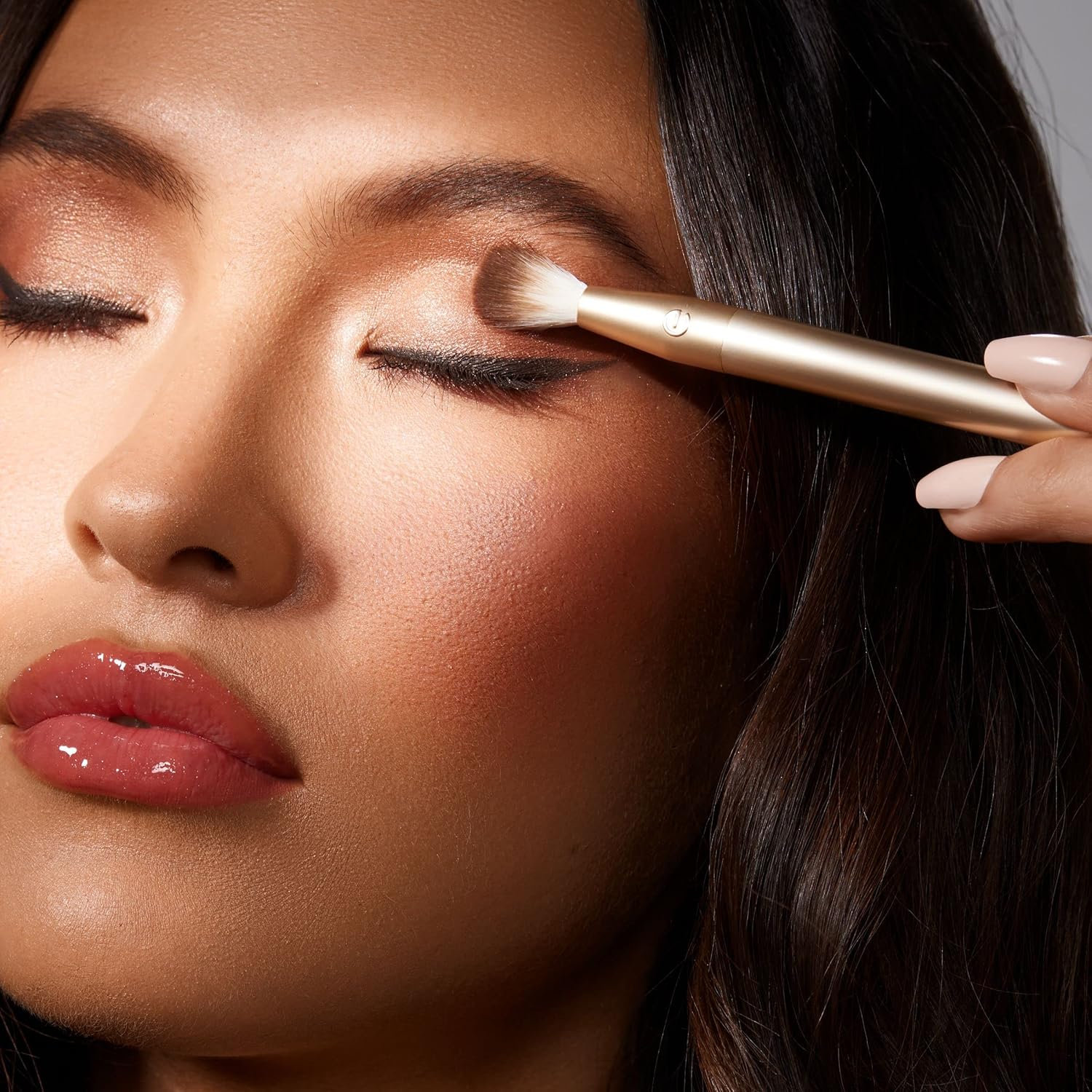 Eco Tools Precious Metals Brightening Eye Makeup Brush Set image number 4