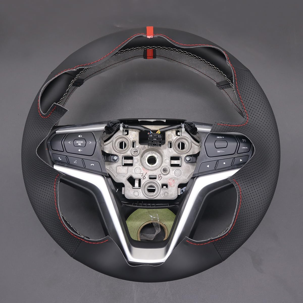 MEWANT Car Steering Wheel Covers for Isuzu D'Max 2021-2023 Hand-Stitched Car Steering Wrap - Genuine Leather + Red Stripethread image number 6