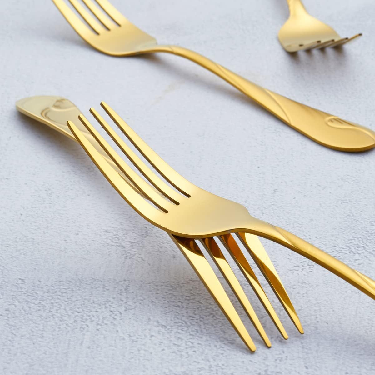 Gold Salad Fork Set, Seeshine 6.9-Inch(17.5Cm) Stainless Steel Dessert Fork Set, Shiny Gold Metal Cake Fork, Set of 6 image number 6