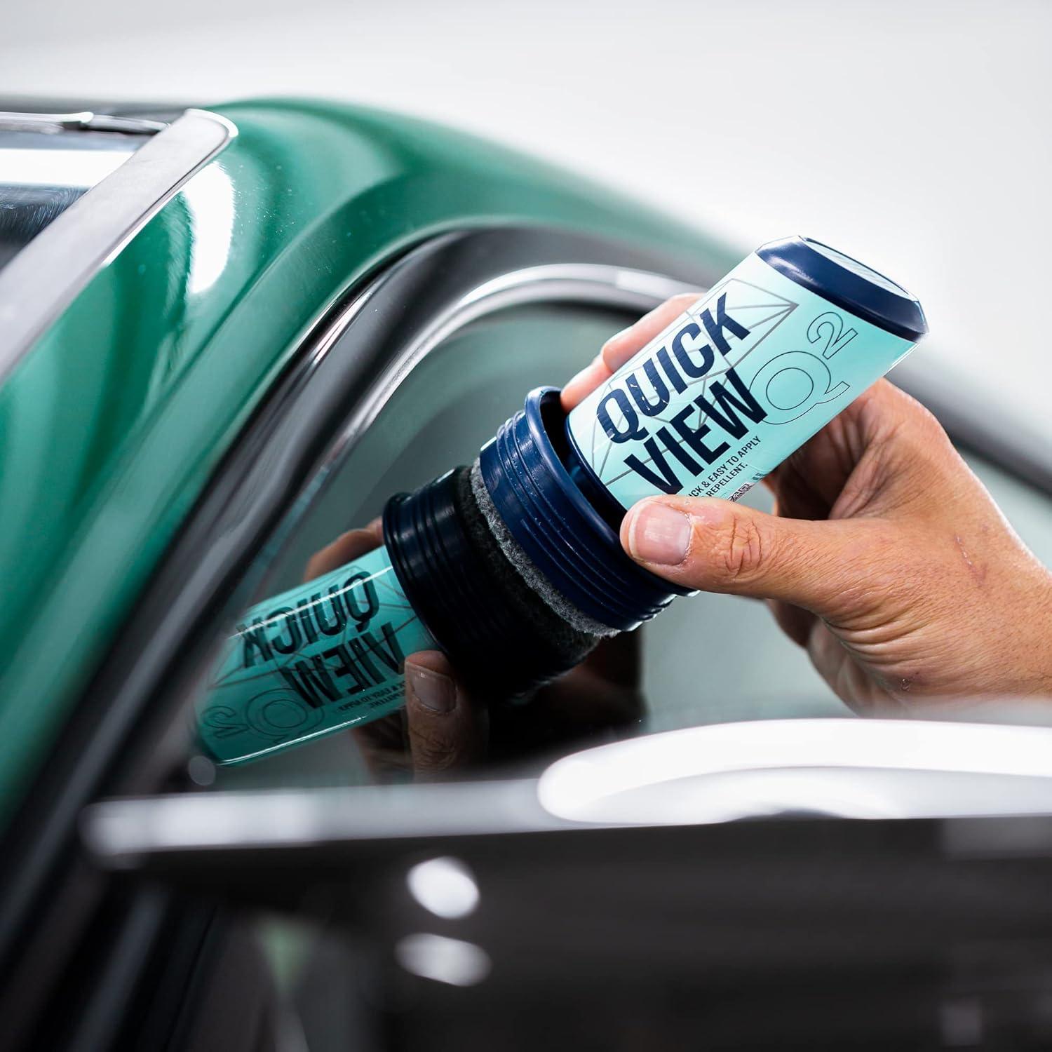 GYEON Quartz Quickview - Easy-To-Use Ceramic Coating for Glass - Extremely Hydrophobic - Professional Grade Ceramic Coating - Applies in Seconds - Perfect Addition to Your Car Detailing Kit image number 5