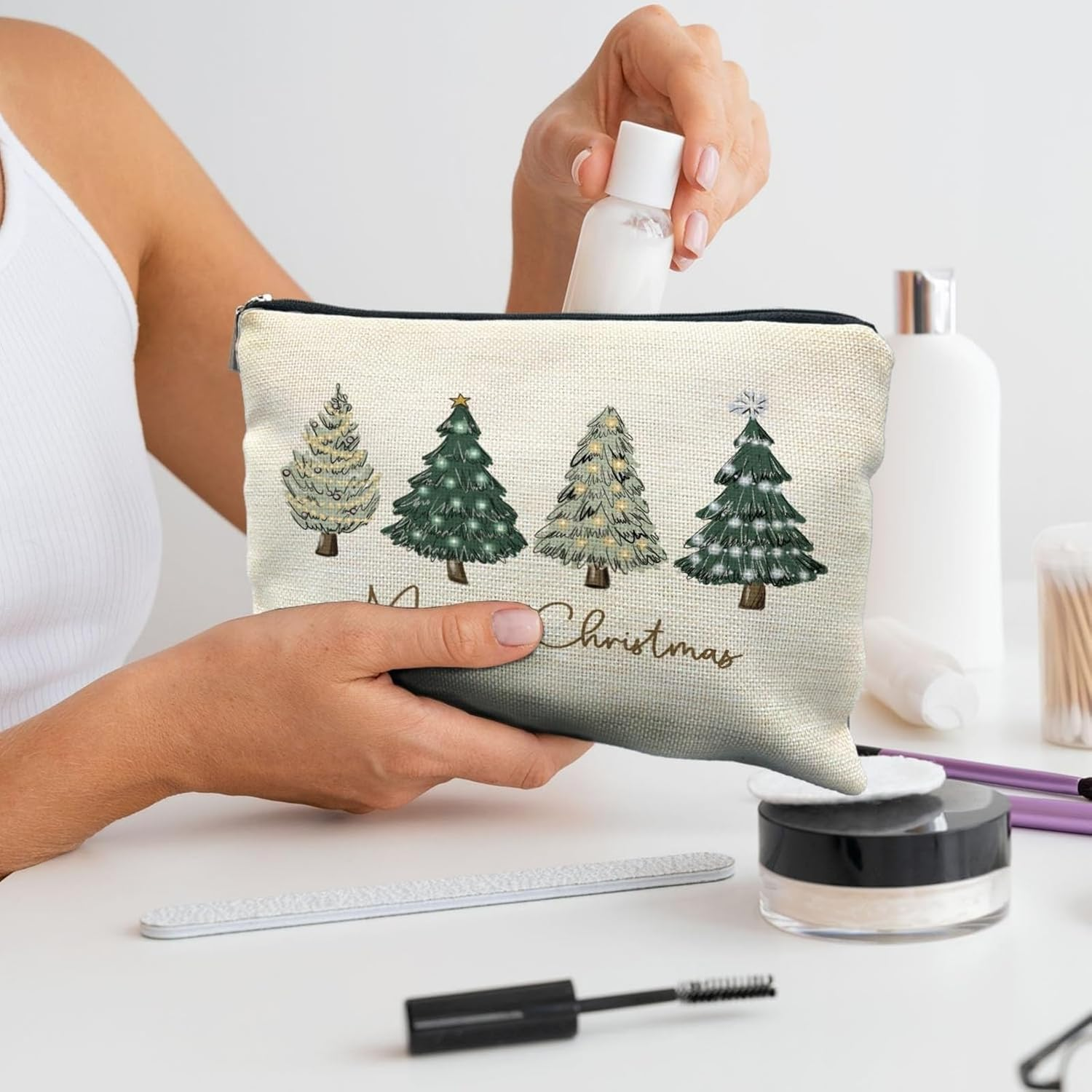 Itadaku Christmas Makeup Bag for Women, Travel Zipper Cosmetic Pouch with Christmas Tree Design, Holiday Organizer Gift, for Toiletries & Brushes (25 X 17 X 6 Cm) image number 1