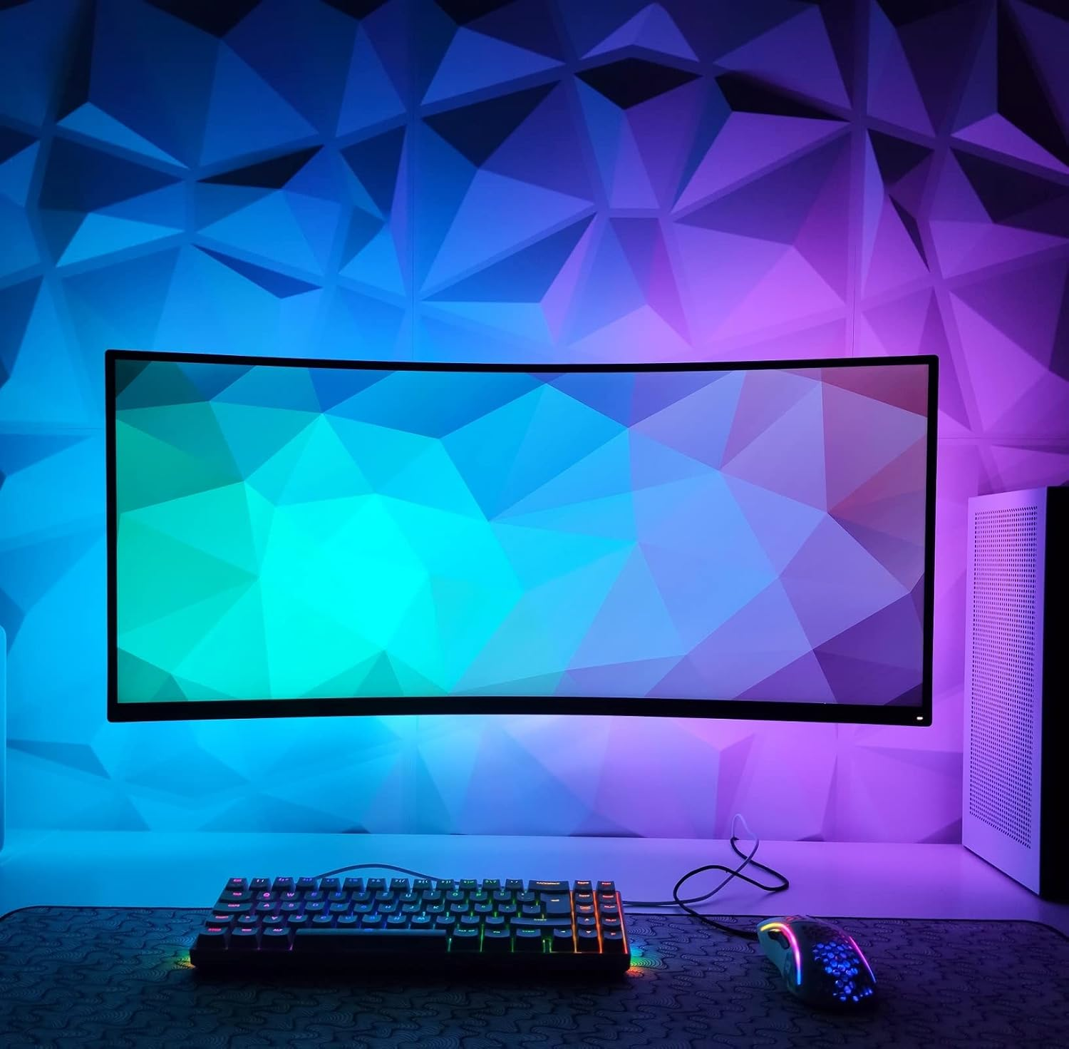 25Packs 3D Wall Panels Wall Tiles 3D White Diamond Textured PVC Wall Tiles Wallpaper for Gaming Room,Living Bedrooom Room,Washing Room,Kitchen Photography 11.8 * 11.8 Inch image number 6