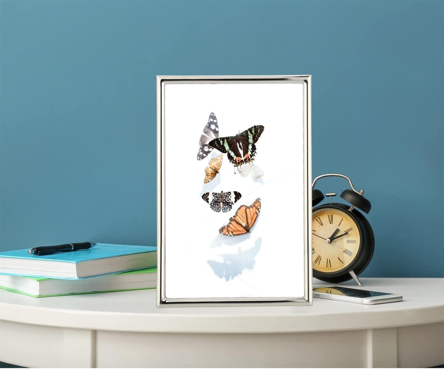 Yipinyin 4X6'' Simply Silver Metal Picture Frame 2Pack, Elegant Silver Plated Photo Frames 4 X 6'' with Soft Touch Velvet Backing for Desktop and Wall D&eacute;cor image number 5