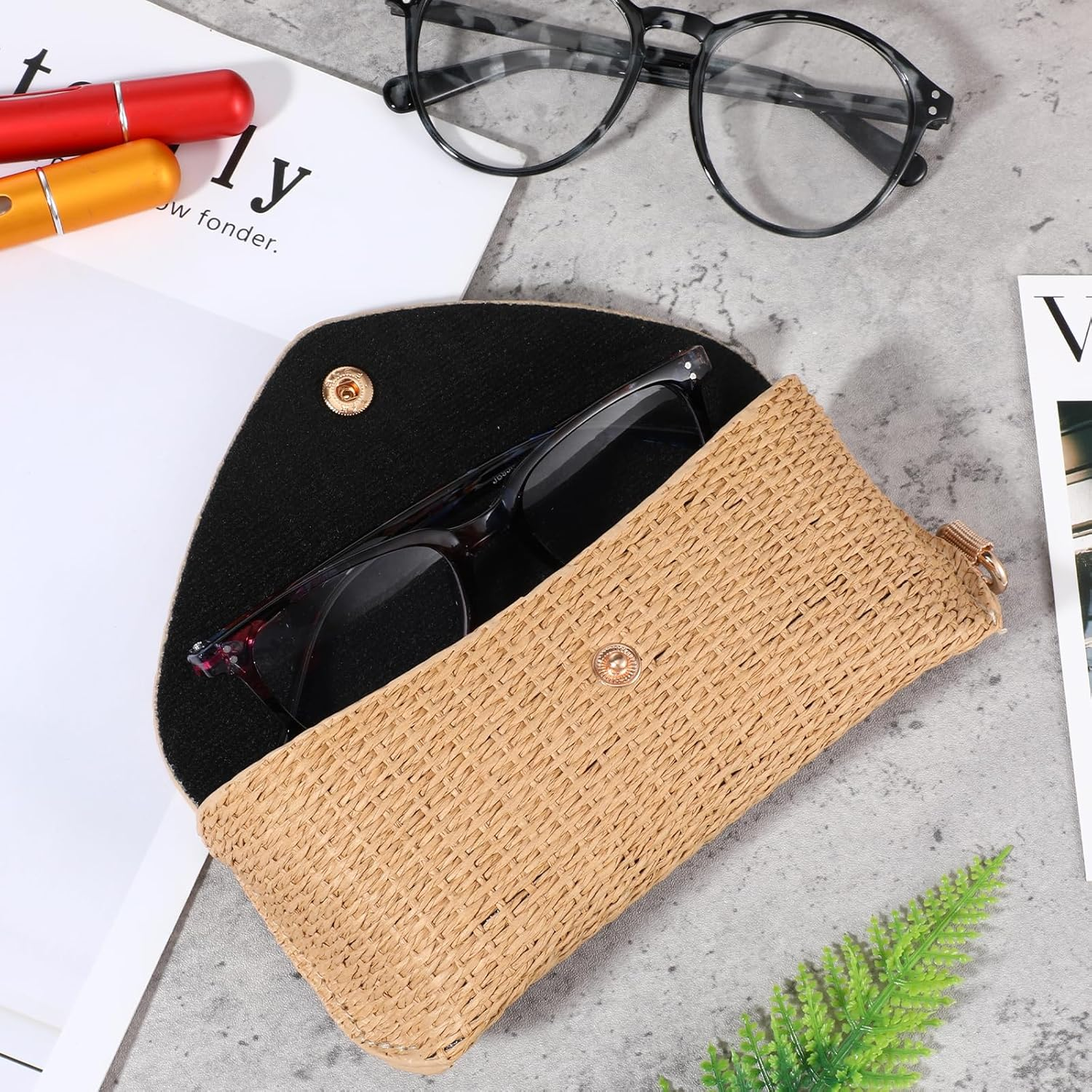 YBEATY Woven Straw Glasses Case Straw Sunglasses Case Hard Shell Glasses Eyeglass Travel Pouch Boho Rattan Protective Sunglass Pouch Organizer Storage Holder for Women Fashion Accessories Vacation