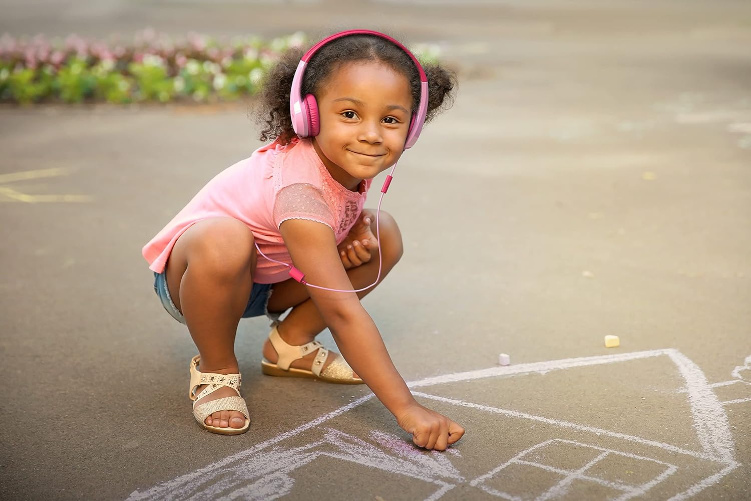 Motorola Sound JR200 - Children'S Headphones with Cable - Volume Limit 85 Db with Audio Splitter - BPA Free - from 3 Years - Pink image number 4