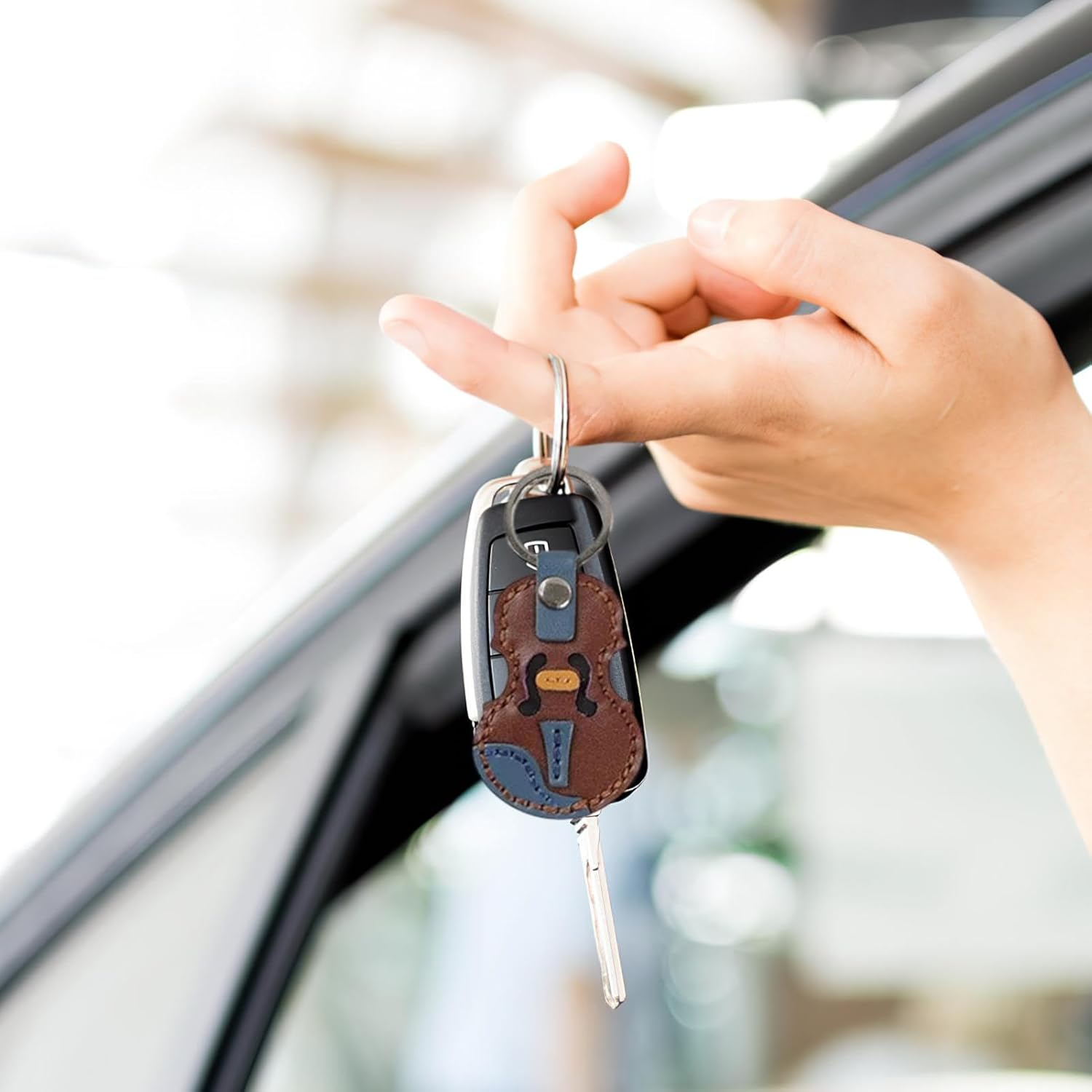 G&eacute;n&eacute;rique Wallet Charm, Key Organizer, Personalized Keychain, Multipurpose Violin Keychain Making Kit, Vintage Leather Keychain, Stylish Bag Accessories, Decorative Pendant for Wallet image number 2