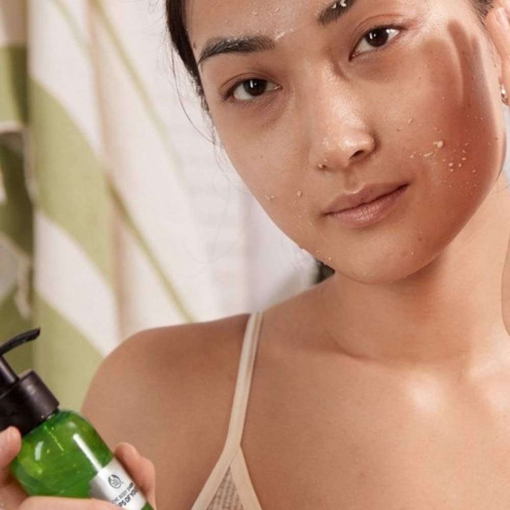 The Body Shop Youth Liquid Skin Scrub Gentle Exfoliating 100Ml Liquid