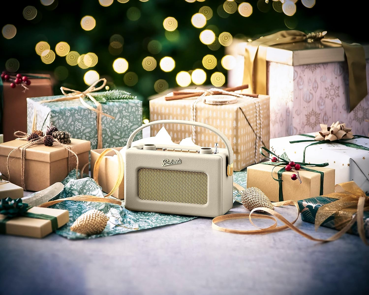 Roberts Rev-Uno Retro DAB+/FM Portable Radio with Bluetooth - Pastel Cream - Sunburst Yellow image number 4