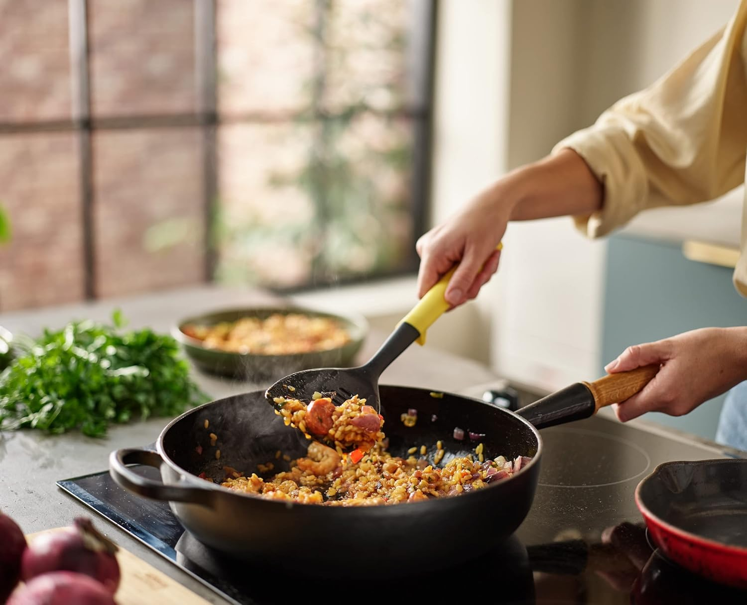 Joseph Joseph Duo Slotted Turner with Integrated Tool Rest: Hygienic, Heat-Resistant Nylon Head, Safe for Non-Stick Cookware, Light Yellow image number 5