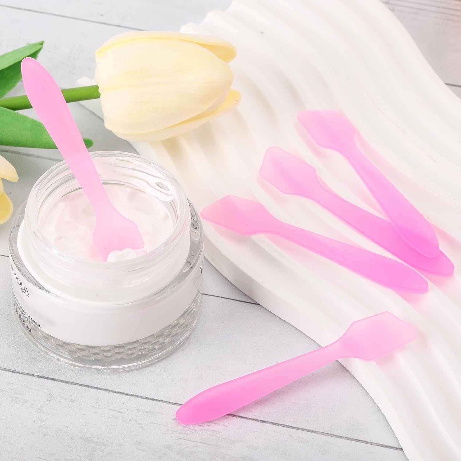 Tbestmax 300 PCS Mini Cosmetic Spatulas 3.2" X 0.6" Disposable Makeup Spatulas, Plastic Spatulas Pink Facial Creams Skin Care Spatulas image number 5