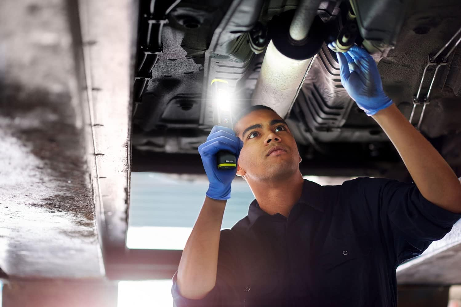 Philips Xperion 6000 Pillar LED Work Light, 500 Lumen Rechargeable, Fold-Out Light Panel, Additional Spotlight image number 1