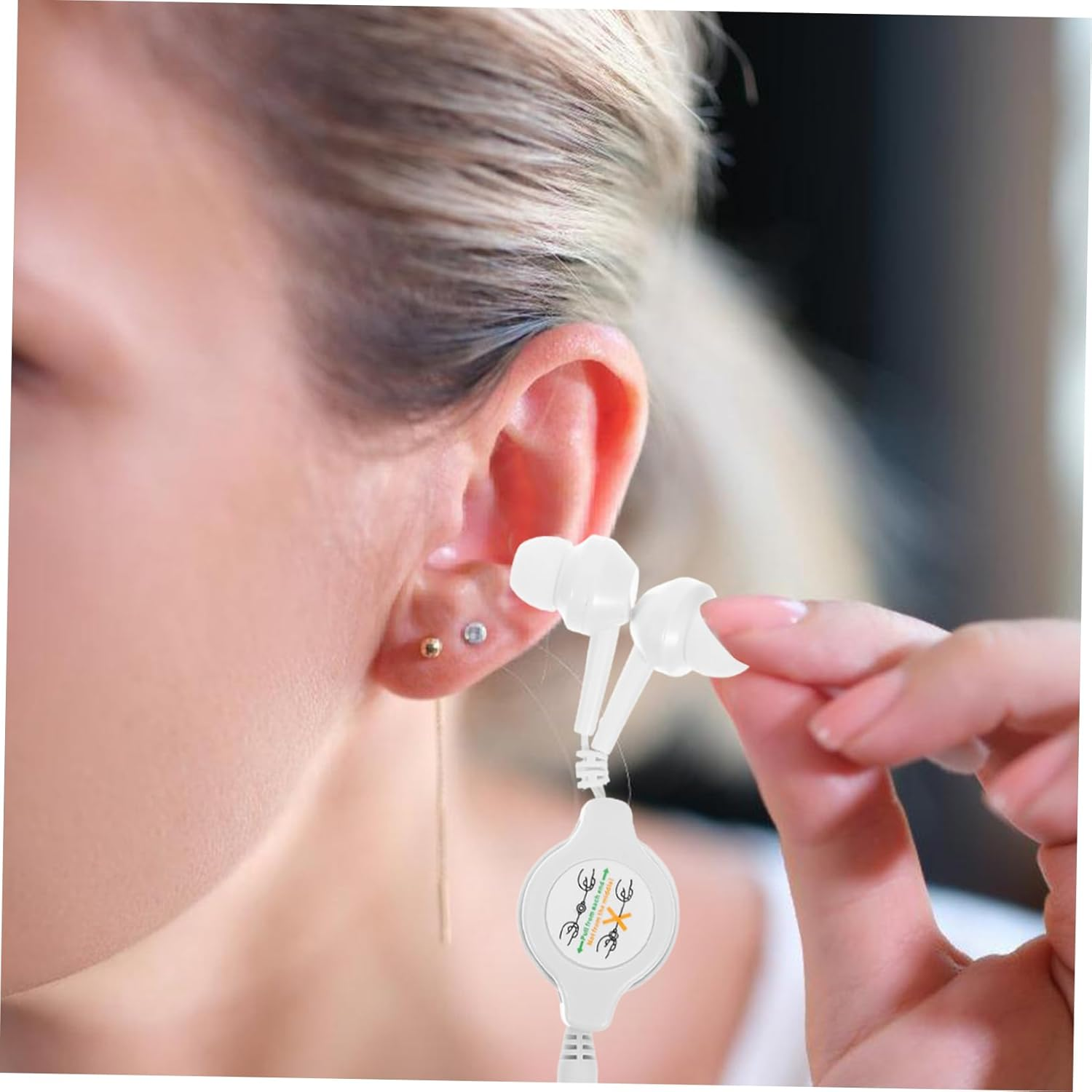 Wired Retractable Earphones In-Ear Headphones with Noise Cancellation for Music Listening on Mp3 Players and Computers image number 4