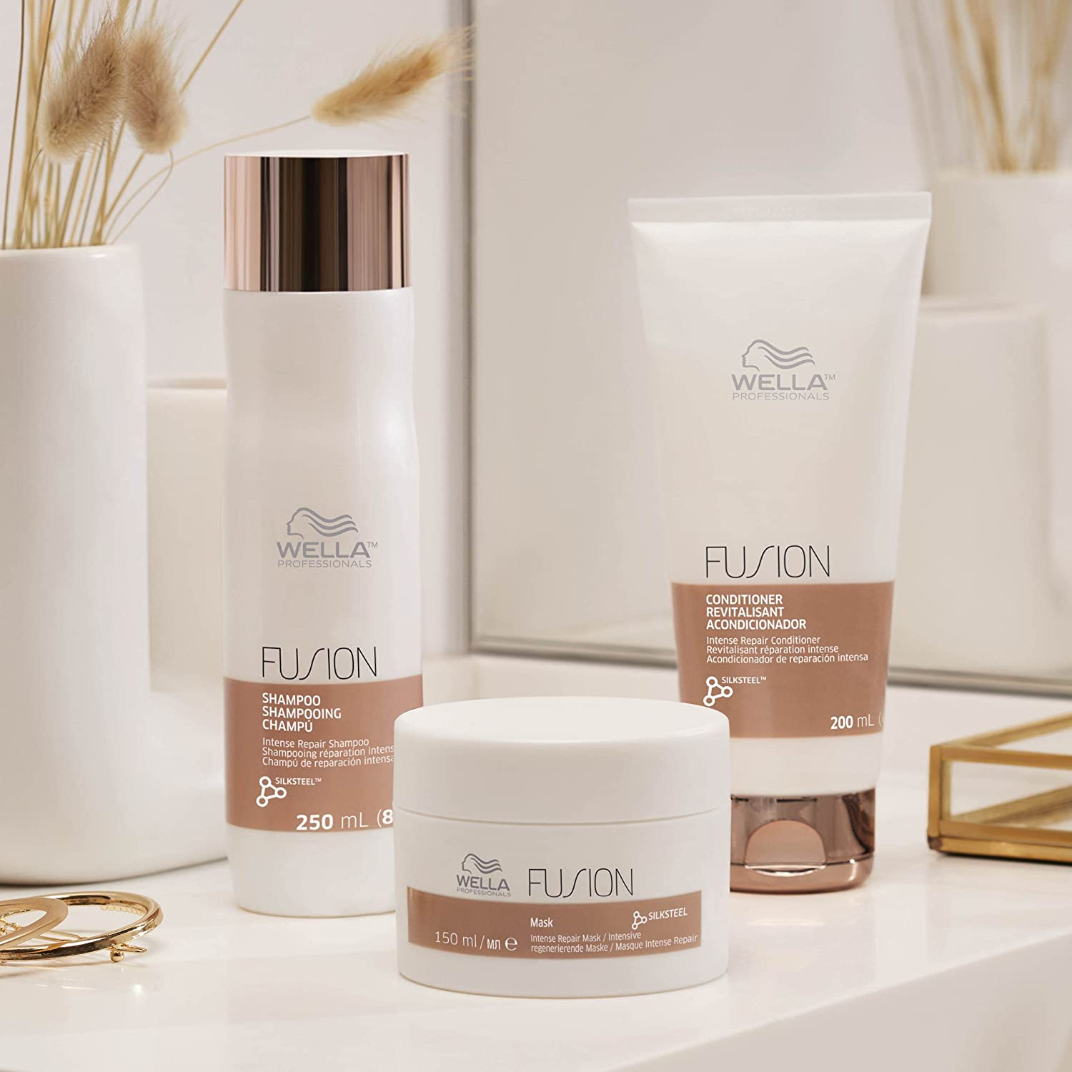 WELLA PROFESSIONALS PREMIUM CARE FUSION DUO GIFT SET - Includes Fusion Intense Repair Shampoo 250Ml and Fusion Intense Repair Conditioner 200Ml image number 3