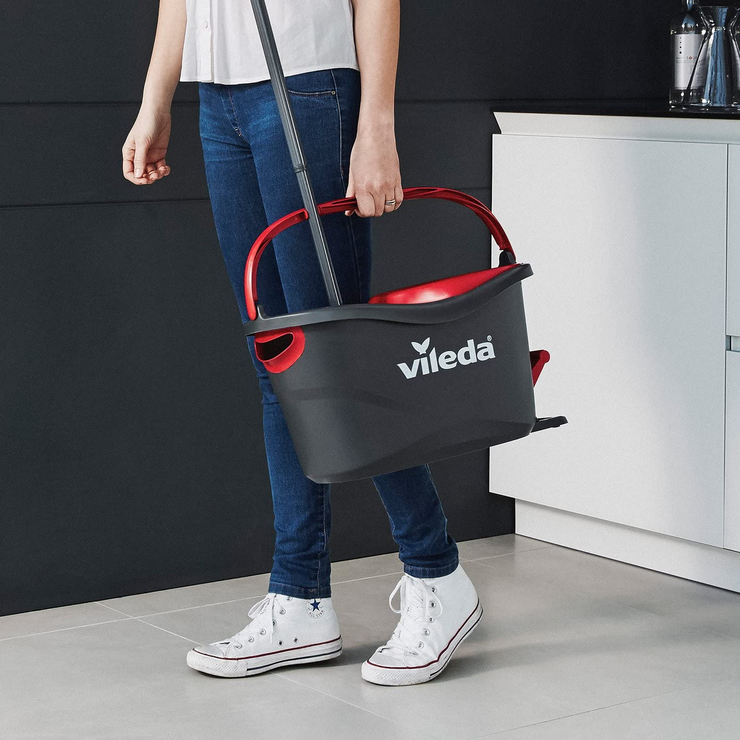 Vileda Turbo Microfibre Spin Mop and Bucket Set with Extra 2-In-1 Head Replacement for Cleaning Floors, Set of 1X Mop, 1X Bucket and 1X Refill, Red, 29.6 X 48.6 X 29.3 Cm image number 4