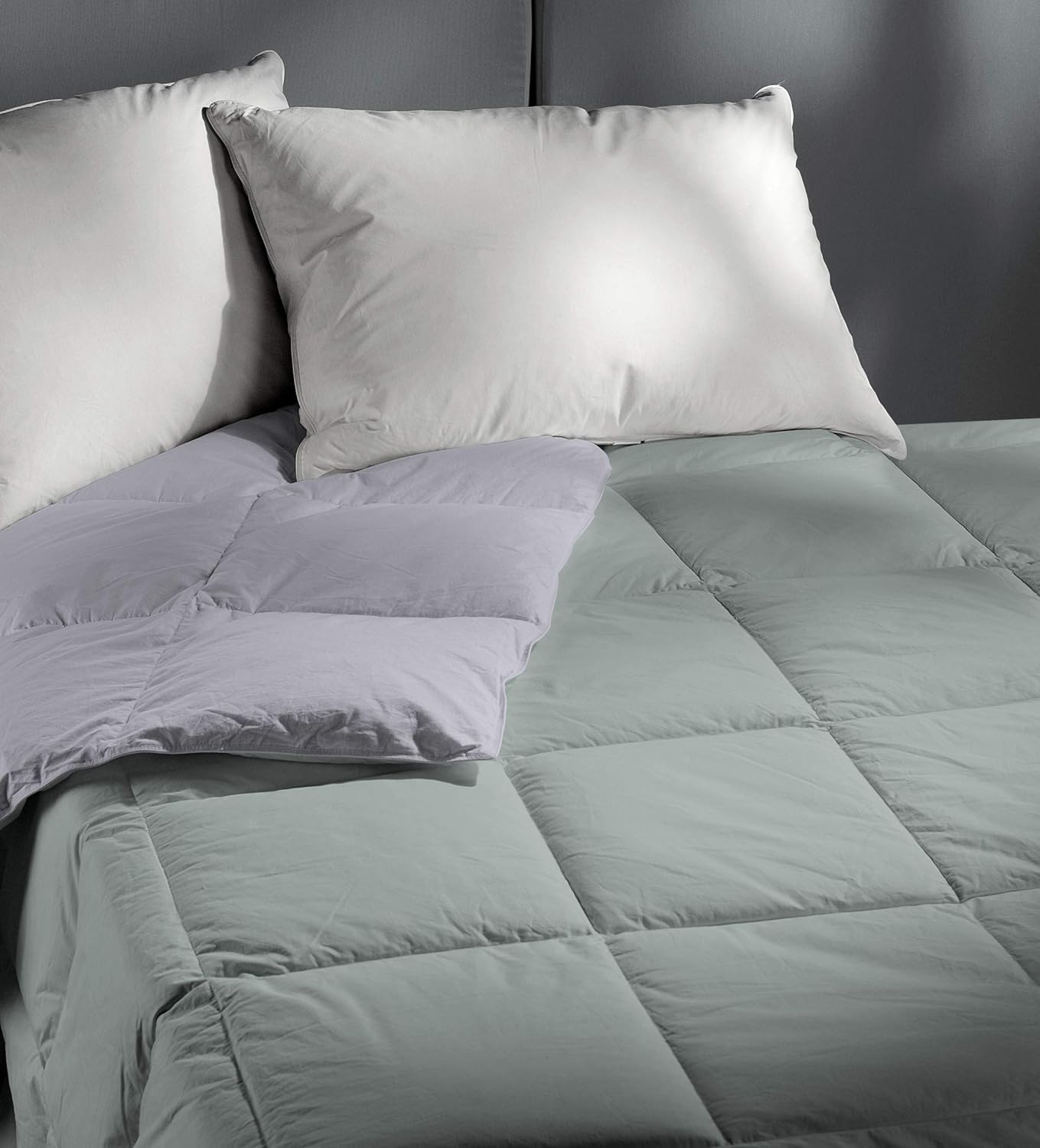 Italian Bed Linen Romantic Summer Quilt in Doubleface Plain Colour, Champagne/Silver, 170X260Cm