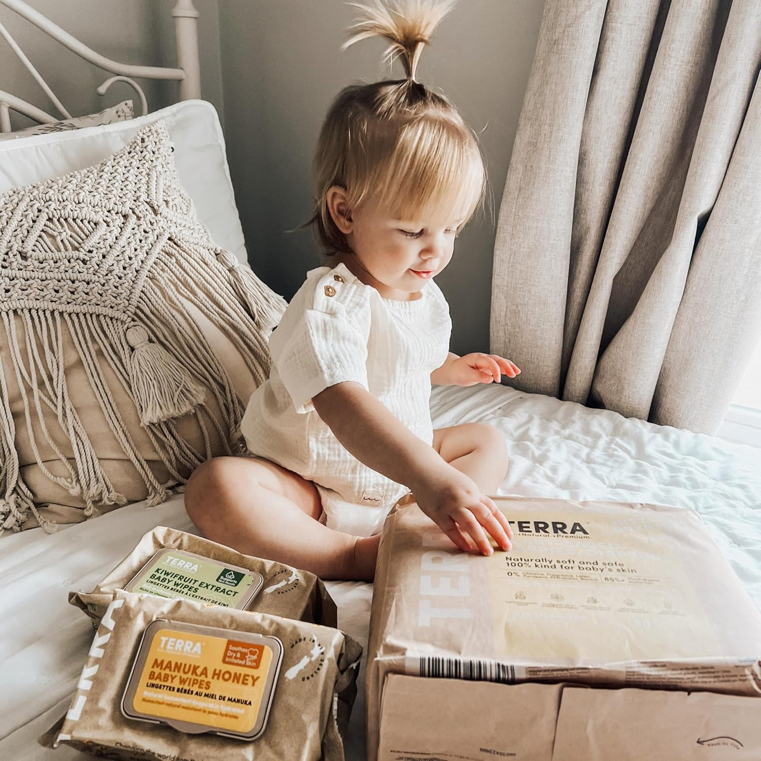 Terra Bamboo Baby Manuka Honey Wipes &ndash; 99.5% Pure New Zealand Water, 100% Biodegradable Bamboo Fiber, 0% Plastic, Unscented, Suitable for Sensitive Skin &ndash; 12 Packs of 70 Wipes image number 3