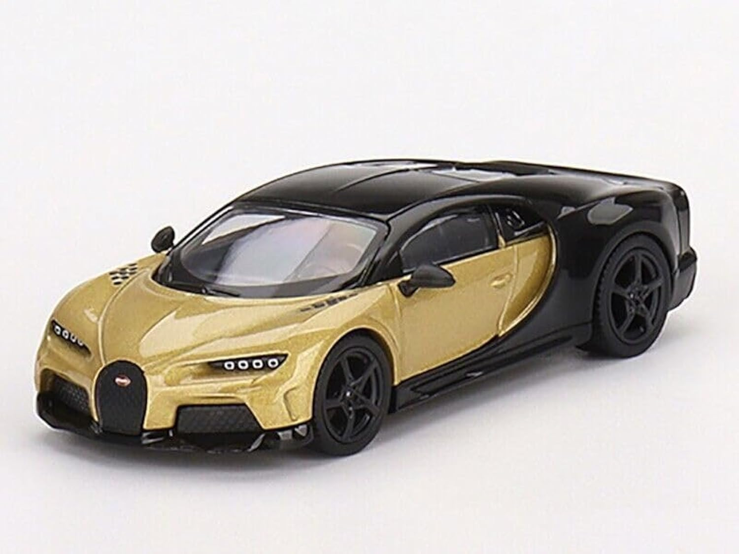 Bugatti Chiron Super Sport Gold Metallic and Black Limited Edition to 3000 Pieces Worldwide 1/64 Diecast Model Car by True Scale Miniatures MGT00513