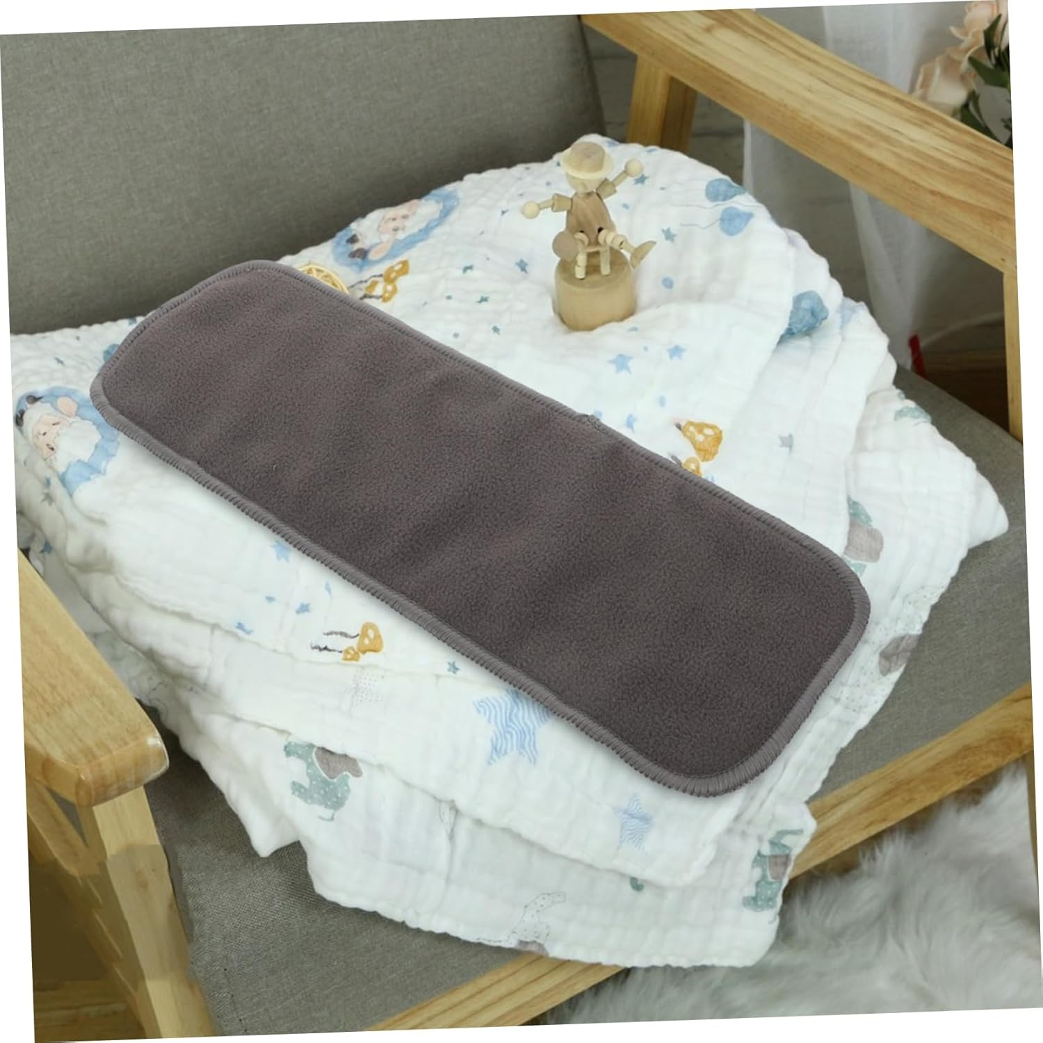 10Pcs Reusable Bamboo Charcoal Diaper Pads Absorbent Breathable Pee Inserts for Newborns Washable Odor Neutralizing Comfortable Moisture Absorbing Travel Use image number 5