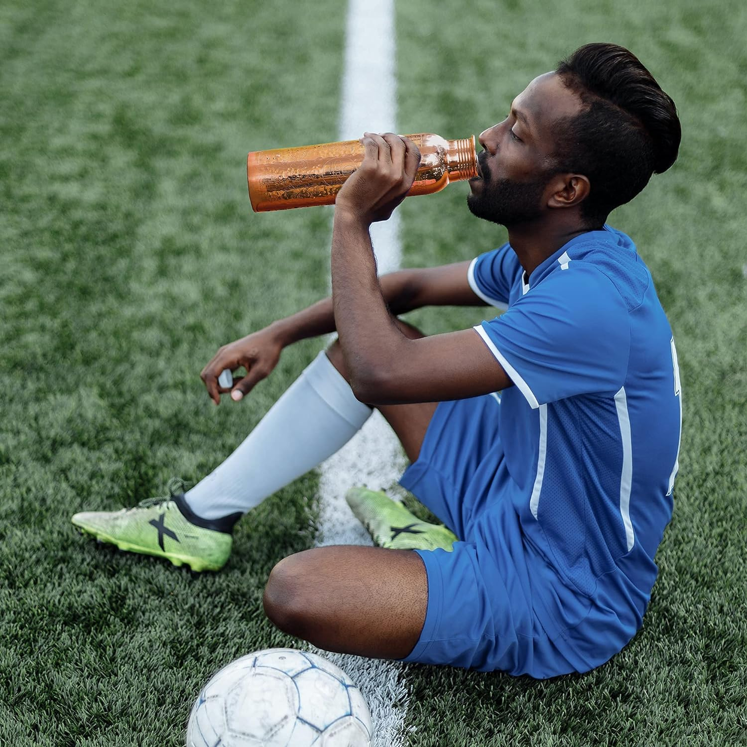 Cop29 Dual Hammered + Hand Engraved Premium Design Pure Copper Mira Glossy Water Bottle with Handle : an Ayurvedic Copper Vessel - 900Ml/30Oz image number 3