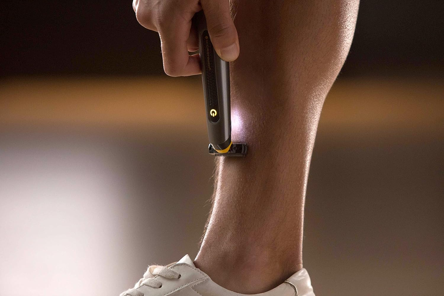 Microtouch Titanium Solo Rechargeable Full Body Groomer, Precision Powered, Dual-Sided Titanium Coated German Stainless Steel Blades, Attachable Pro Grooming Guides image number 2