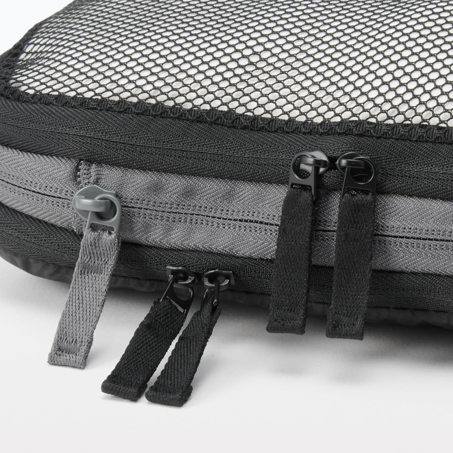 MUJI OHH62A4A Polyester Sorting Case, Compression Type, Black, S, Approx. 7.9 X 10.2 X 3.9 Inches (20 X 26 X 10 Cm) image number 4