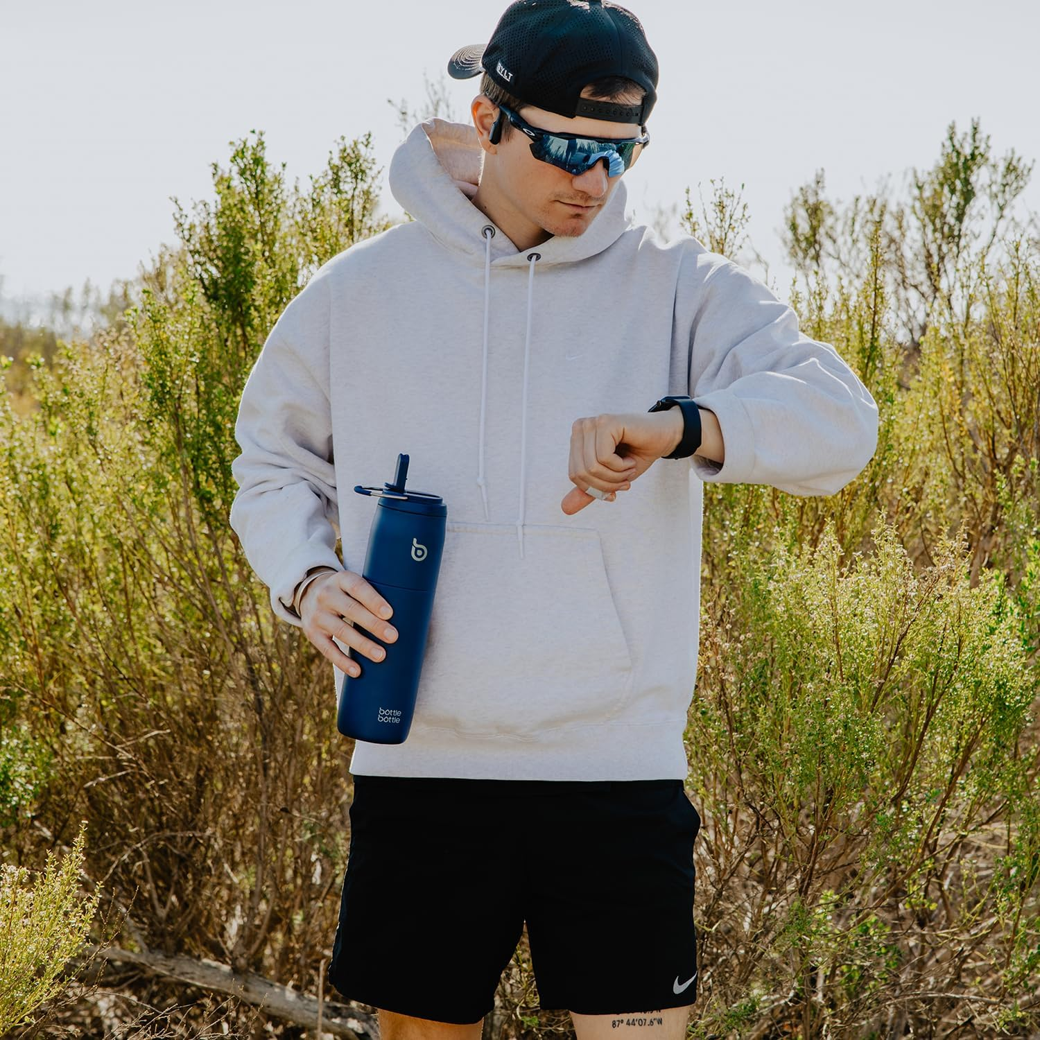 Bottle Bottle Stainless Steel Water Bottle with Straw and Lid 32Oz Vacuum Insulated Water Bottle Stay Cold for 24 Hrs, Hot for 12 Hrs, Leak-Proof Wide Mouth Water Bottles for Men,Indigo Blue