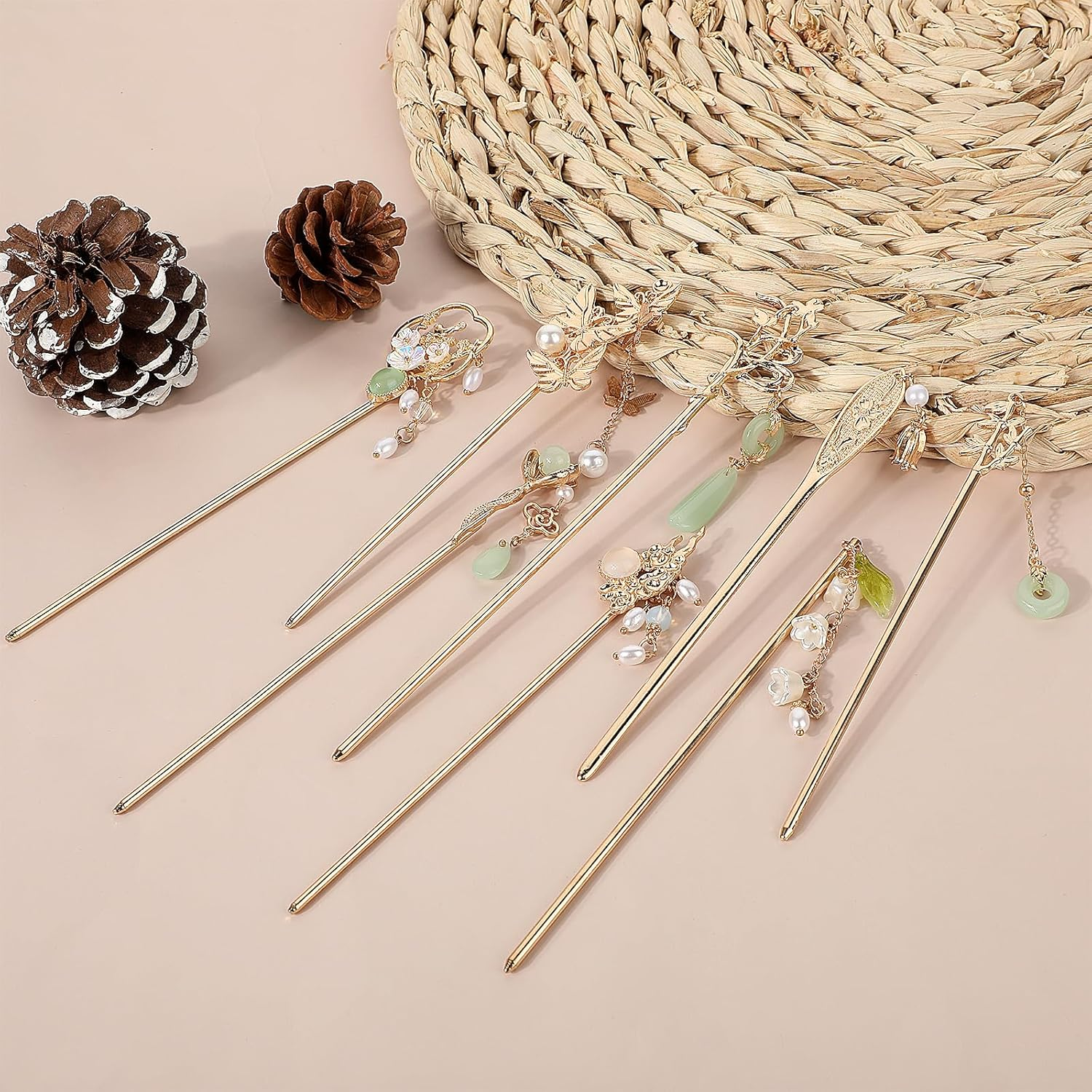 Psyqtsuary 8 Pcs Retro Gold Long Hair Sticks Pins with Pendants Decorative Vintage Pearl Metal Hair Sticks Chinese Hanfu Glitter Accessories Hair Chopsticks for Women