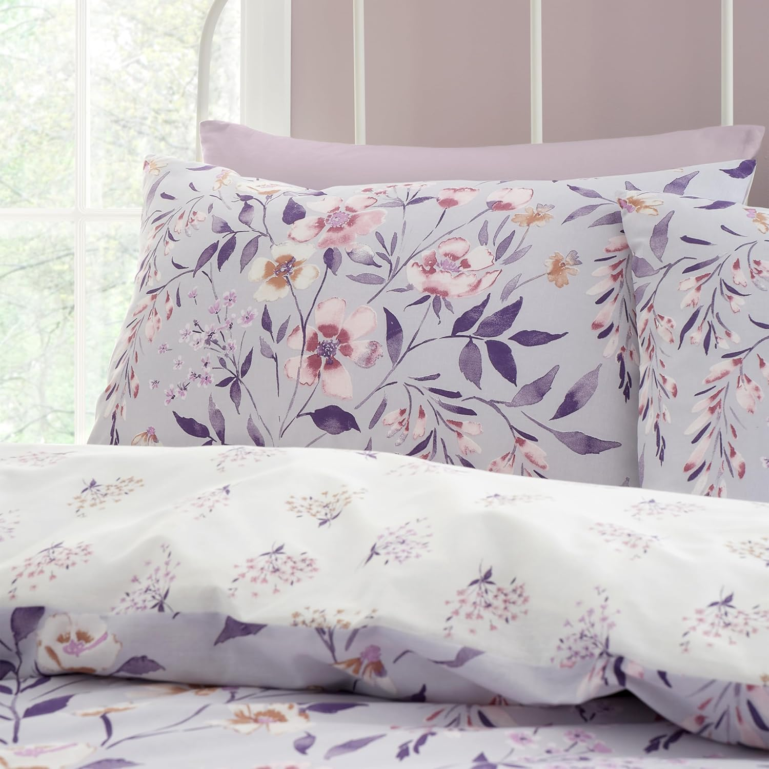 Catherine Lansfield Isadora Floral Reversible Double Duvet Cover Set with Pillowcases Lilac image number 5