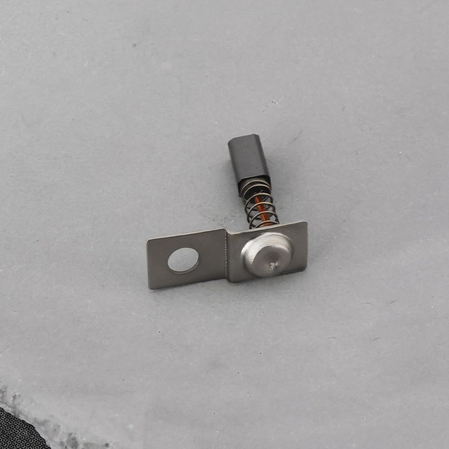 YINETTECH 2 Pairs Carbon Brush Set Nail Drill Carbon Brush 2.4X2.4X4Mm Replacement Part PKE-650A Compatible with UG12 SUG12 UG14 DM12 Nail Drill Machine image number 2