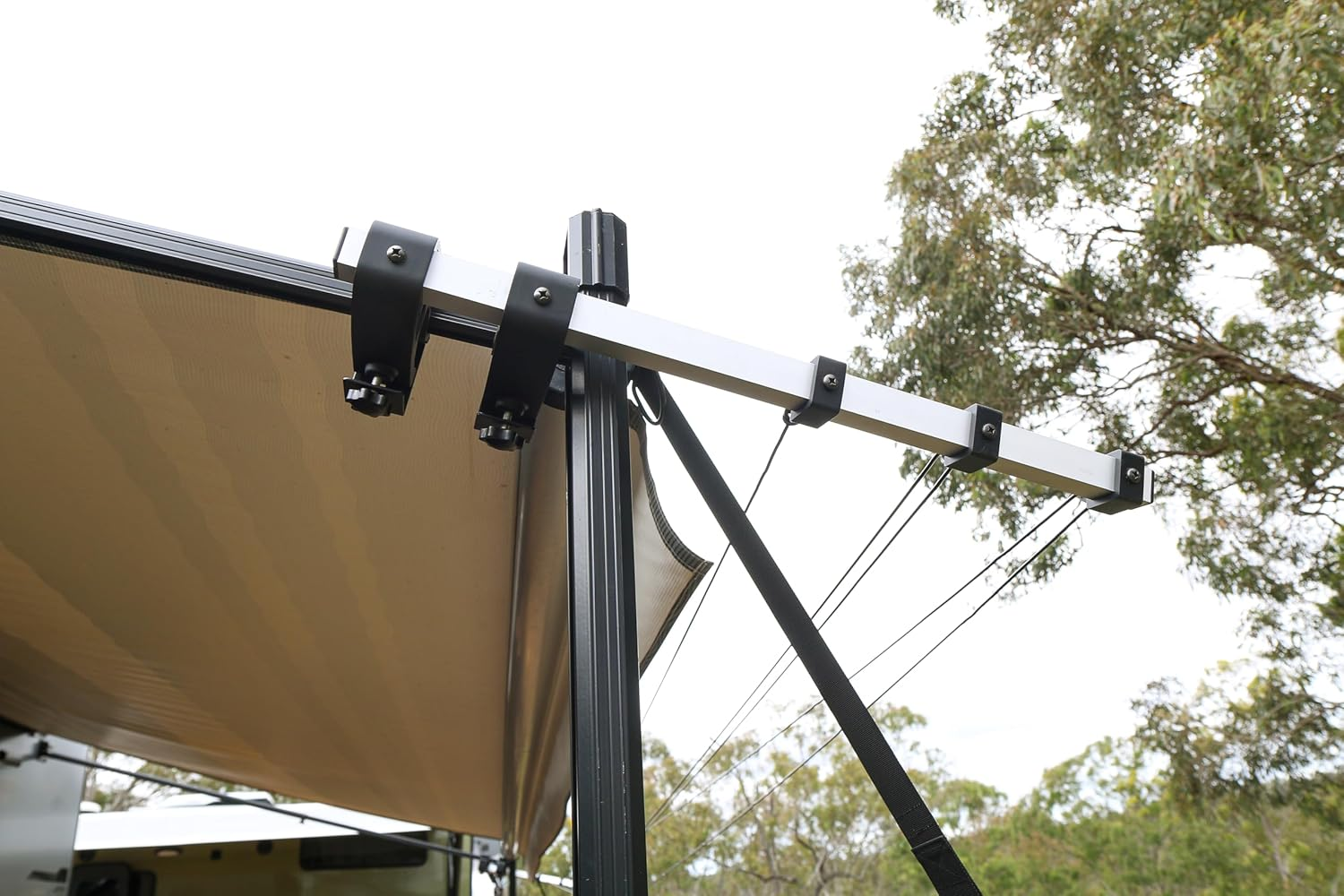 Companion Caravan Awning Clothesline image number 4