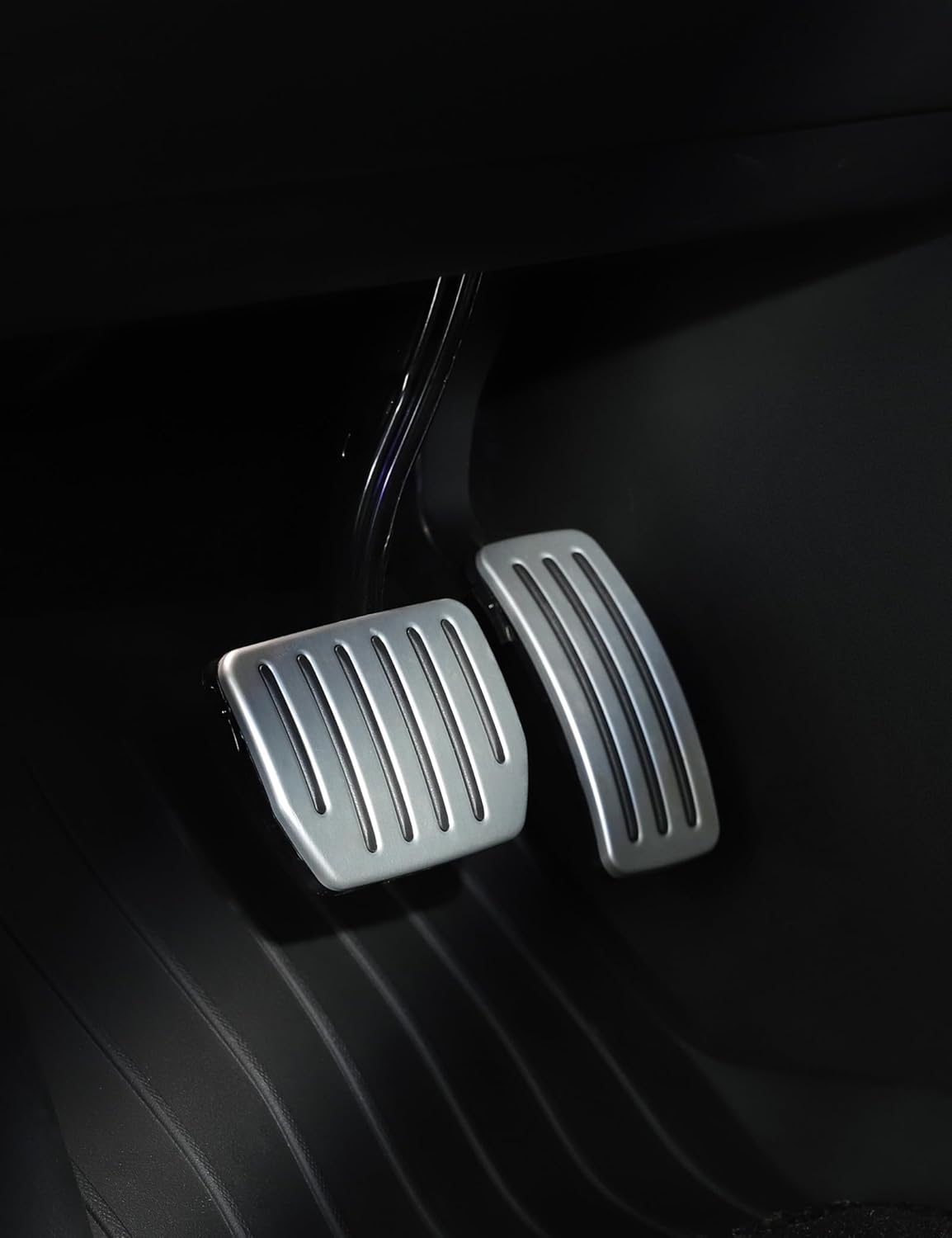 TPARTS Aluminum Self-Flip Lock Performance Pedal Sets Accelerator Brake Pedals Cover for Tesla Model 3 Highland 2024+/Model Y Juniper 2025+ Non-Slip Protector Accessories Foot Pedal Pad Replacement image number 4