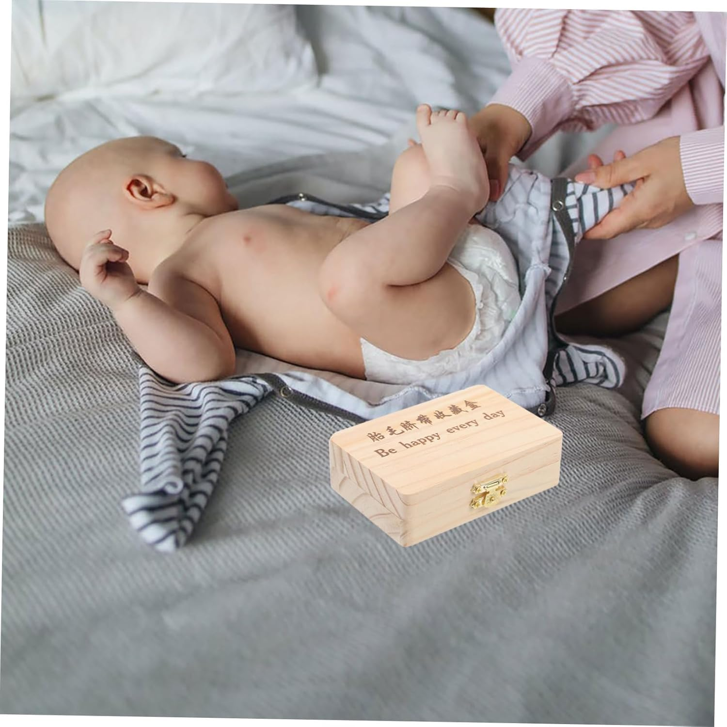 Wooden Fetal Hair Preservation Box with Storage Bottle Keepsake Organizer for Umbilical Cord and Boy Girl Teeth Innovative Design for Compact and Decorative Storage image number 3