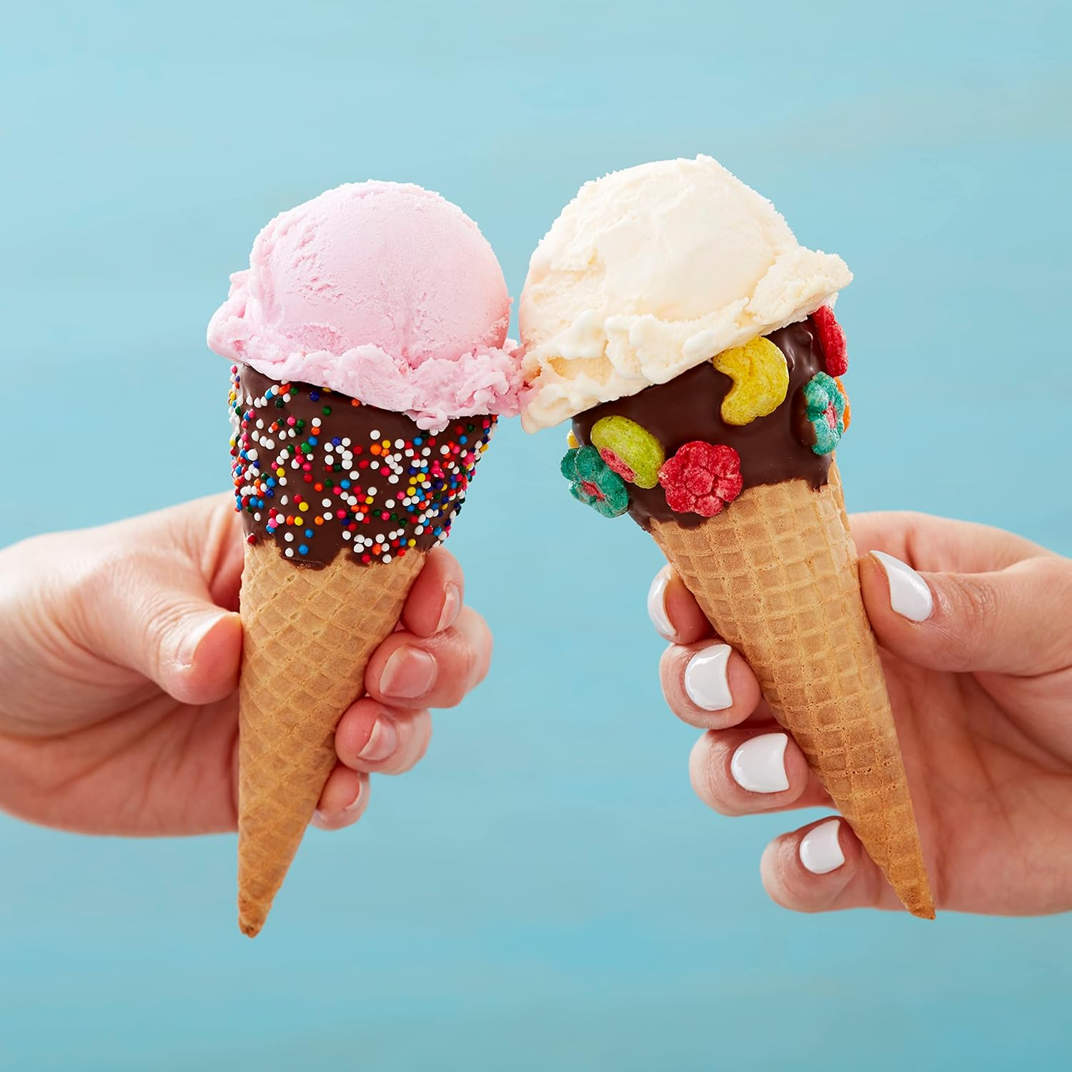 Wilton Heavy-Duty Ice Cream Scoop, Gelato Cast Handle Ice Scoop with Non-Slip Grip, Scoops Ice Cream Bar Supplies (Multicolor) image number 2