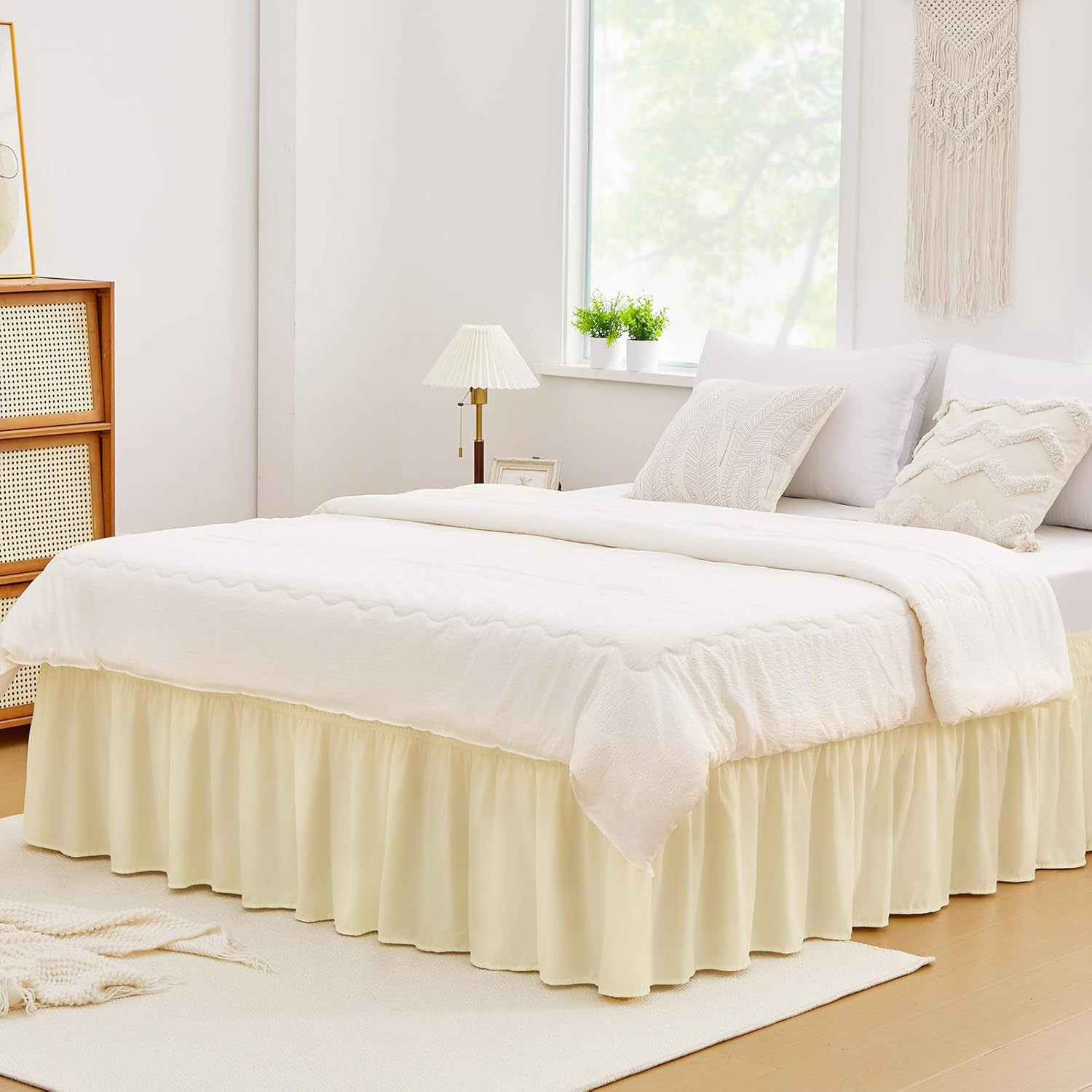 Vocander 2 Layer Bedskirt,White Queen Size Bed Skirt 18 Inch Drop Easy to Put On,Elastic Wrap around Dust Ruffle for Bed Frame & Mattress,Luxury Bedskirt for Adjustable Bed Microfiber Fabric